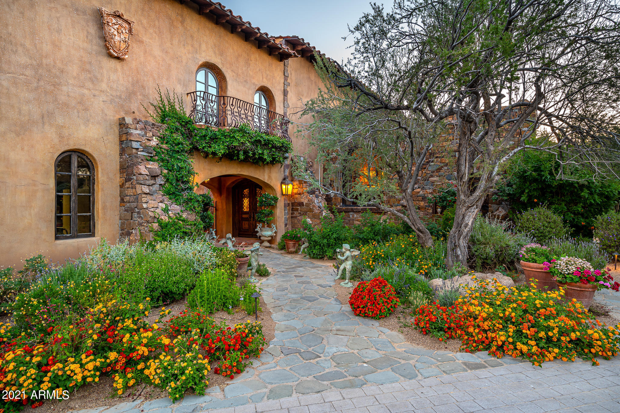 ESTANCIA - Residential