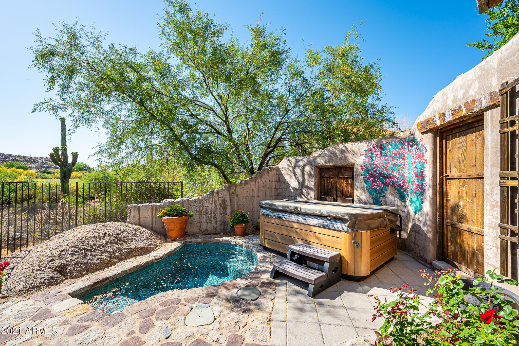 ESTANCIA - Residential