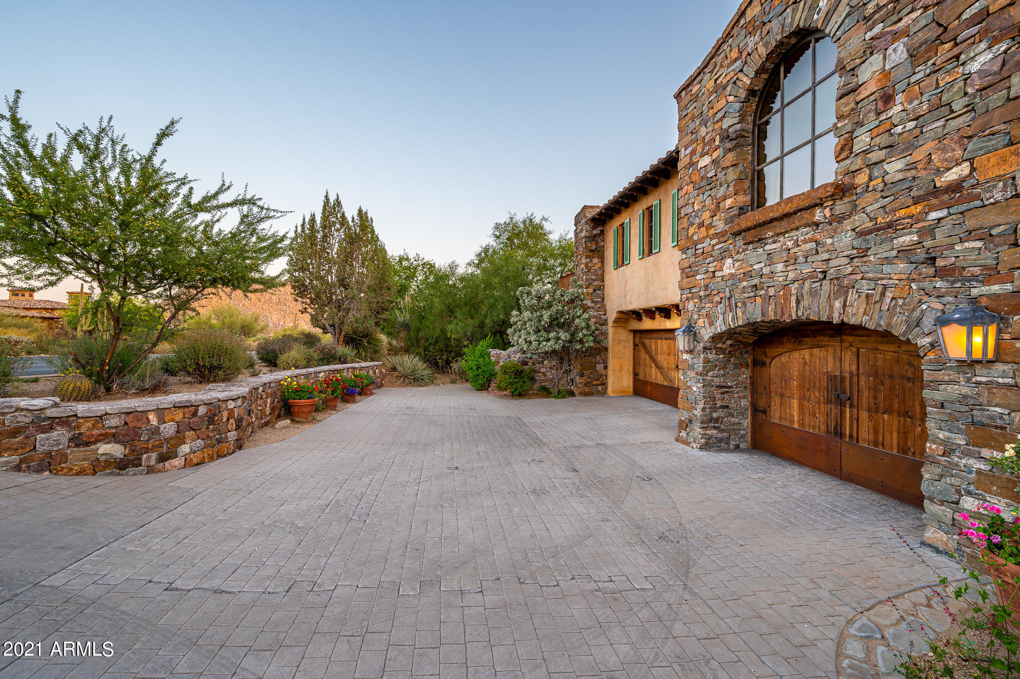 ESTANCIA - Residential