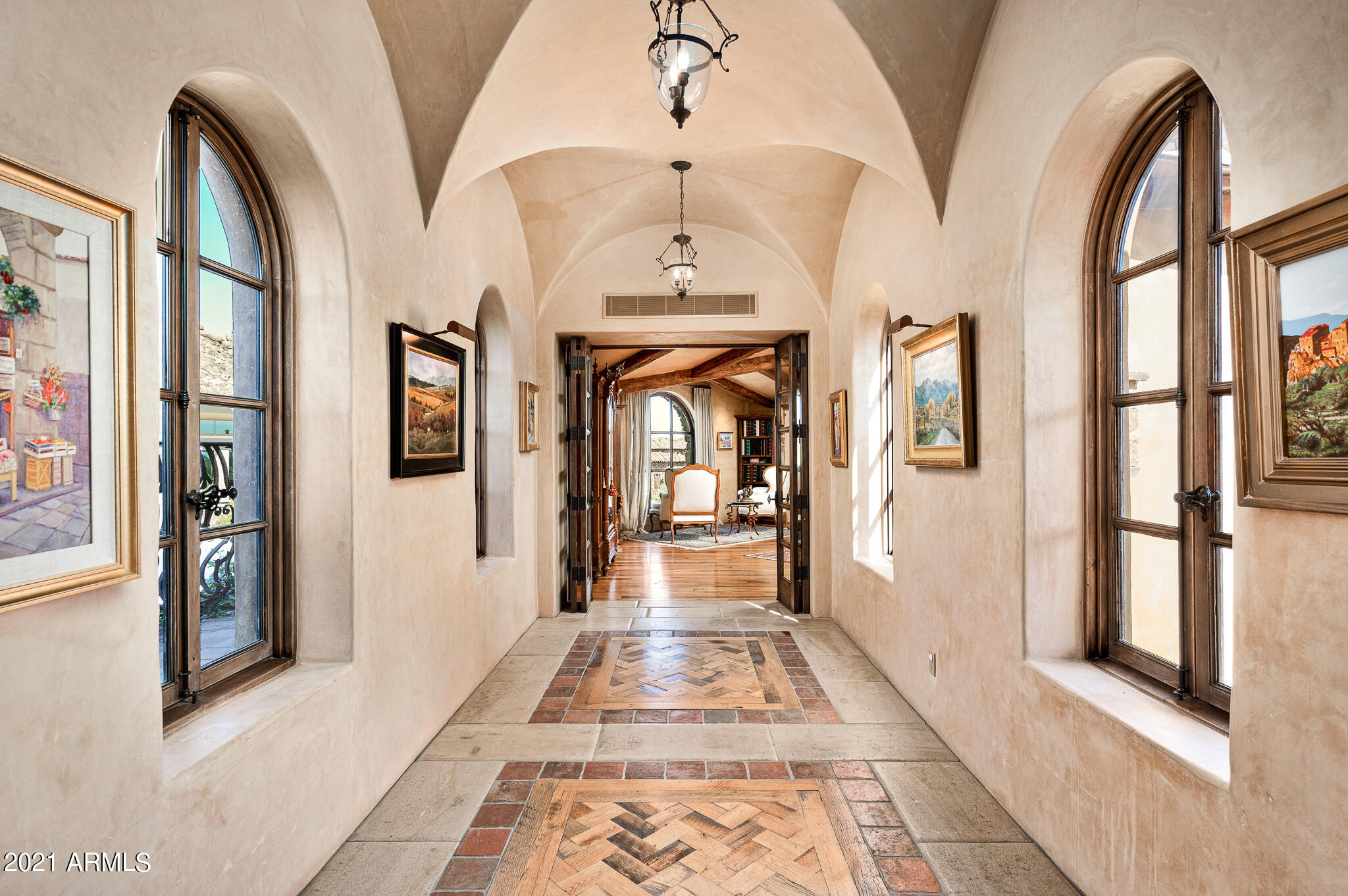 ESTANCIA - Residential