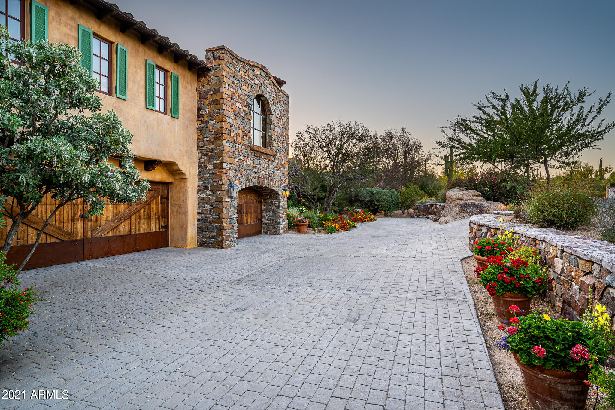 ESTANCIA - Residential