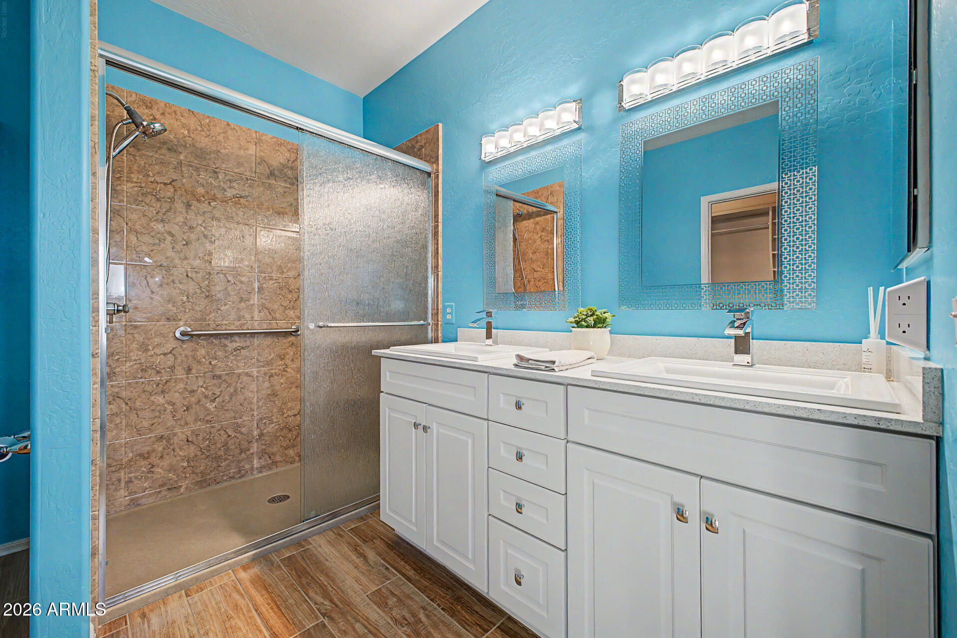 PERALTA TRAILS - Residential