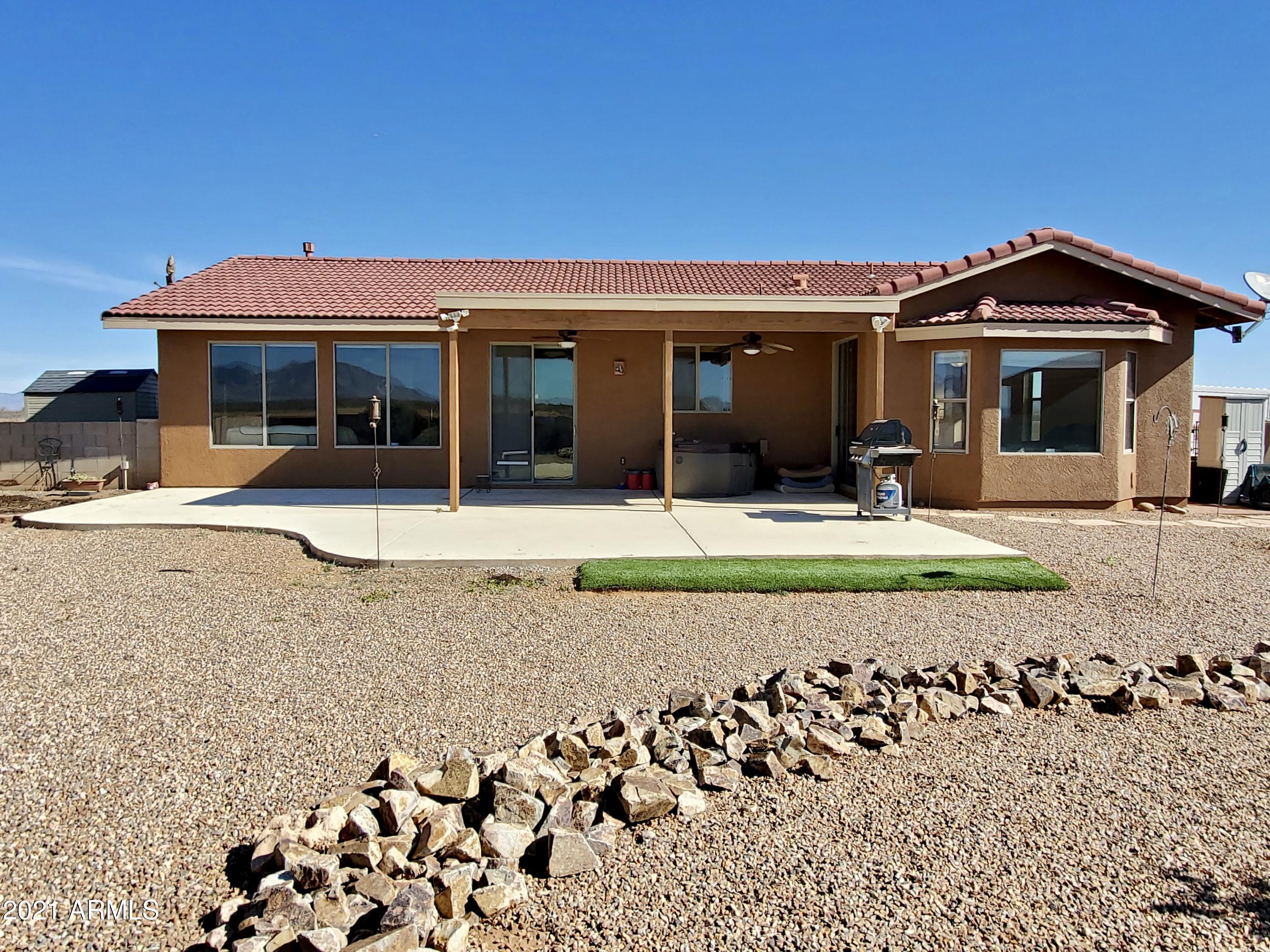 SIERRA BONITA RANCHES - Residential
