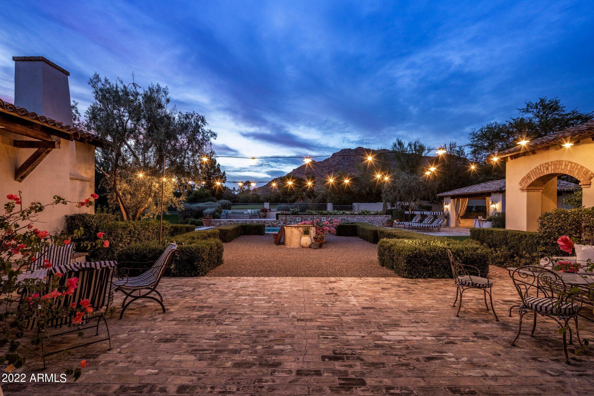 DESERT FAIRWAYS ESTATES - Residential