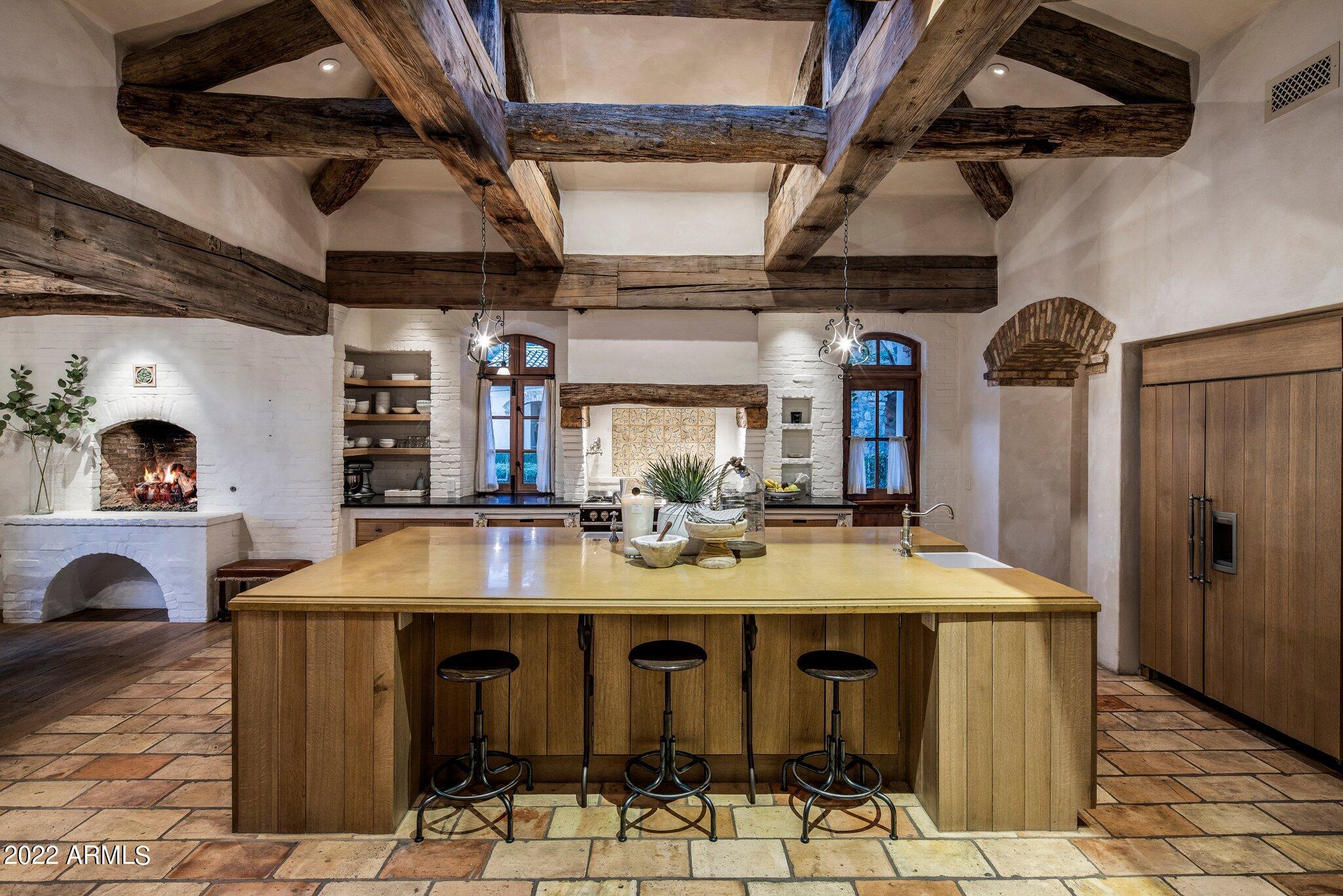 DESERT FAIRWAYS ESTATES - Residential
