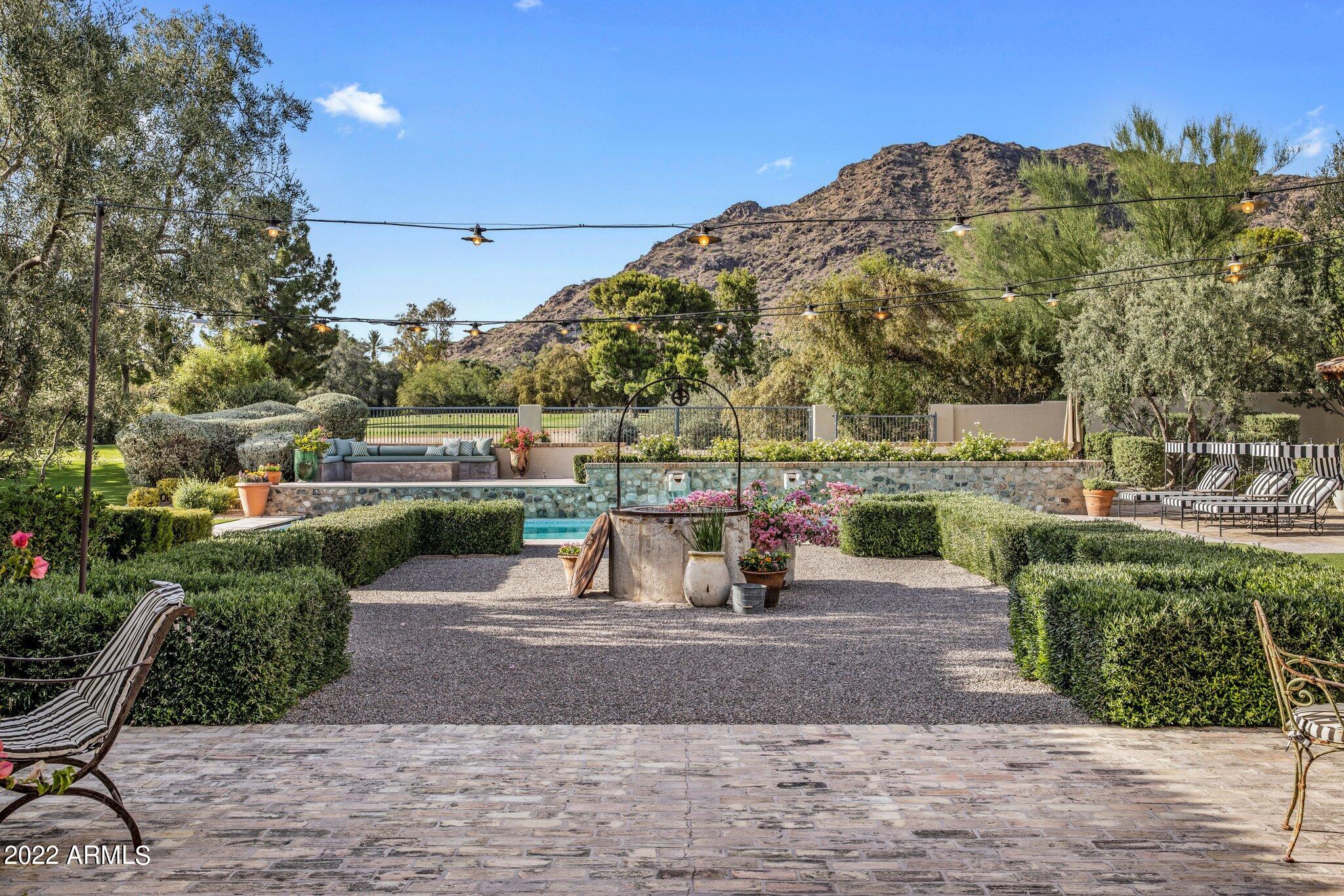 DESERT FAIRWAYS ESTATES - Residential