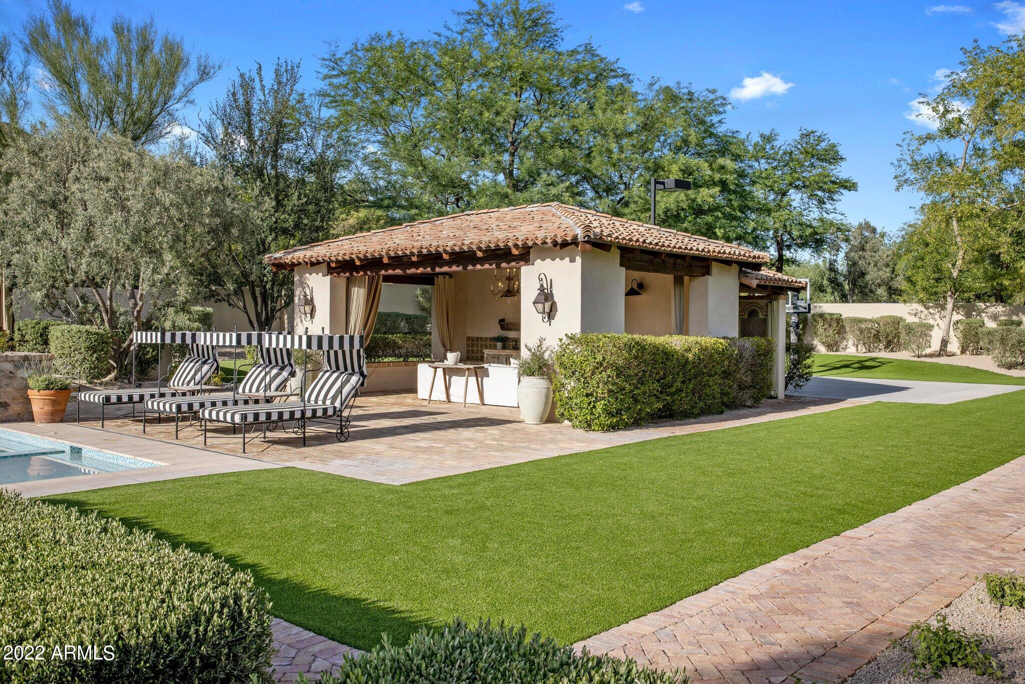 DESERT FAIRWAYS ESTATES - Residential