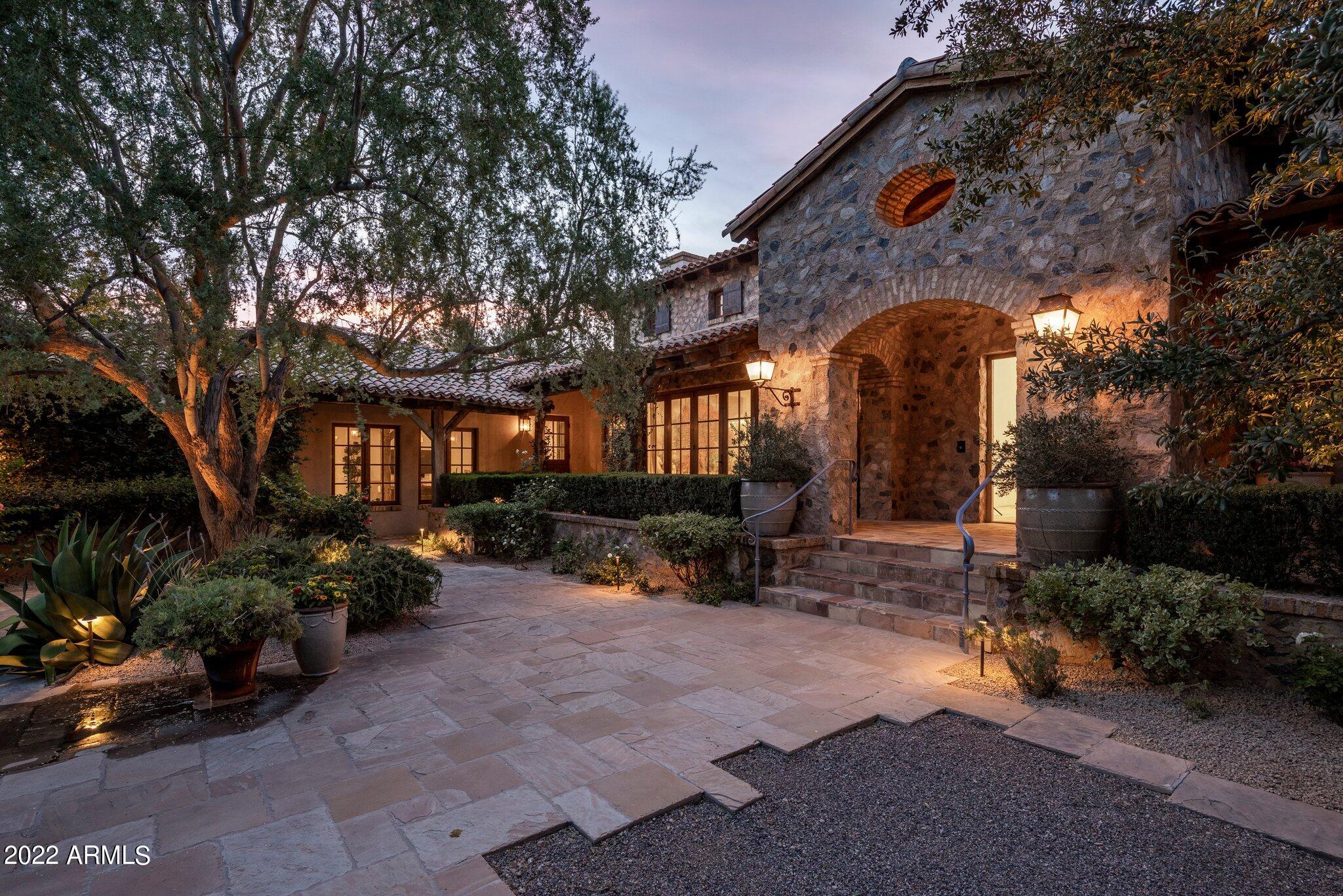 DESERT FAIRWAYS ESTATES - Residential