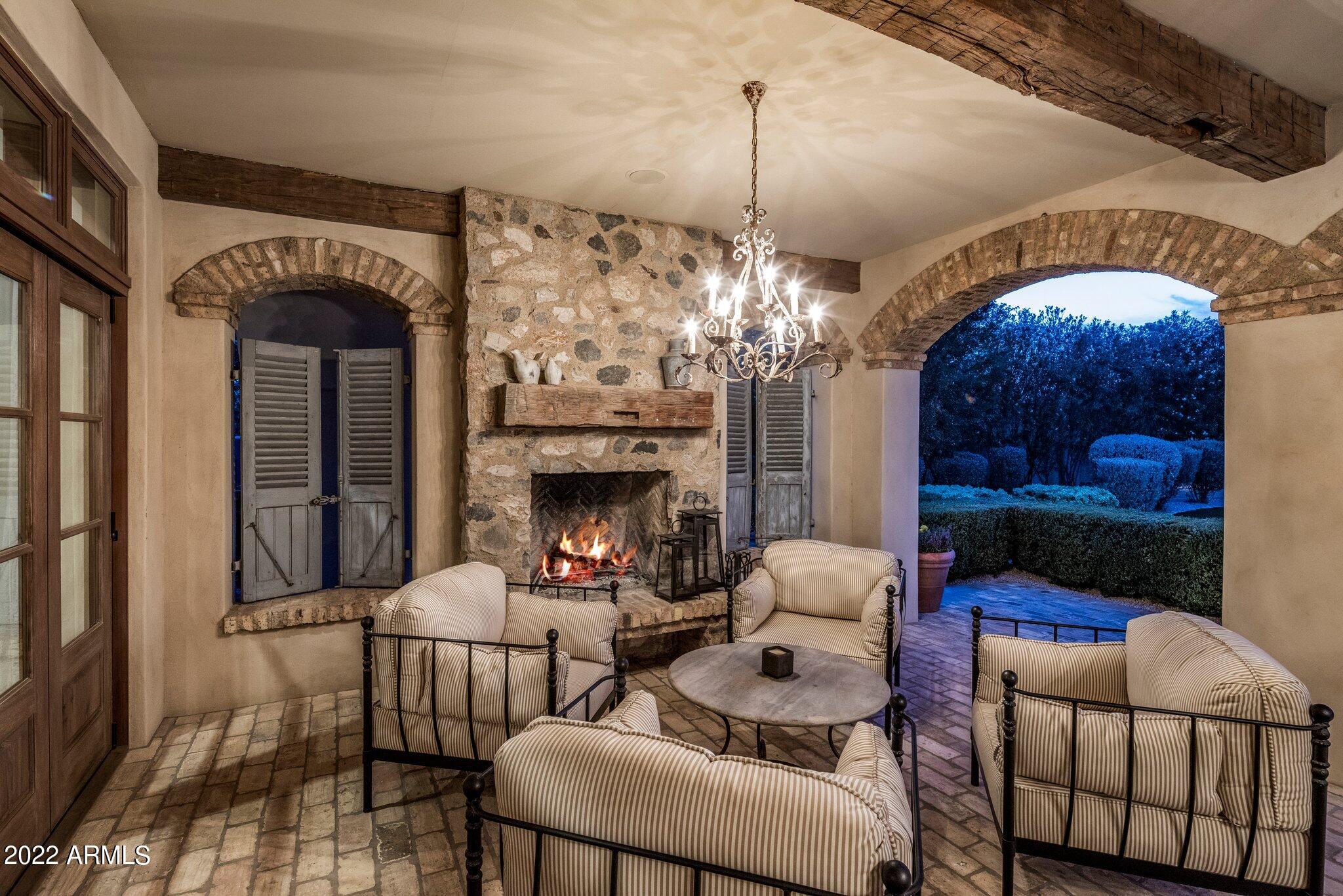 DESERT FAIRWAYS ESTATES - Residential