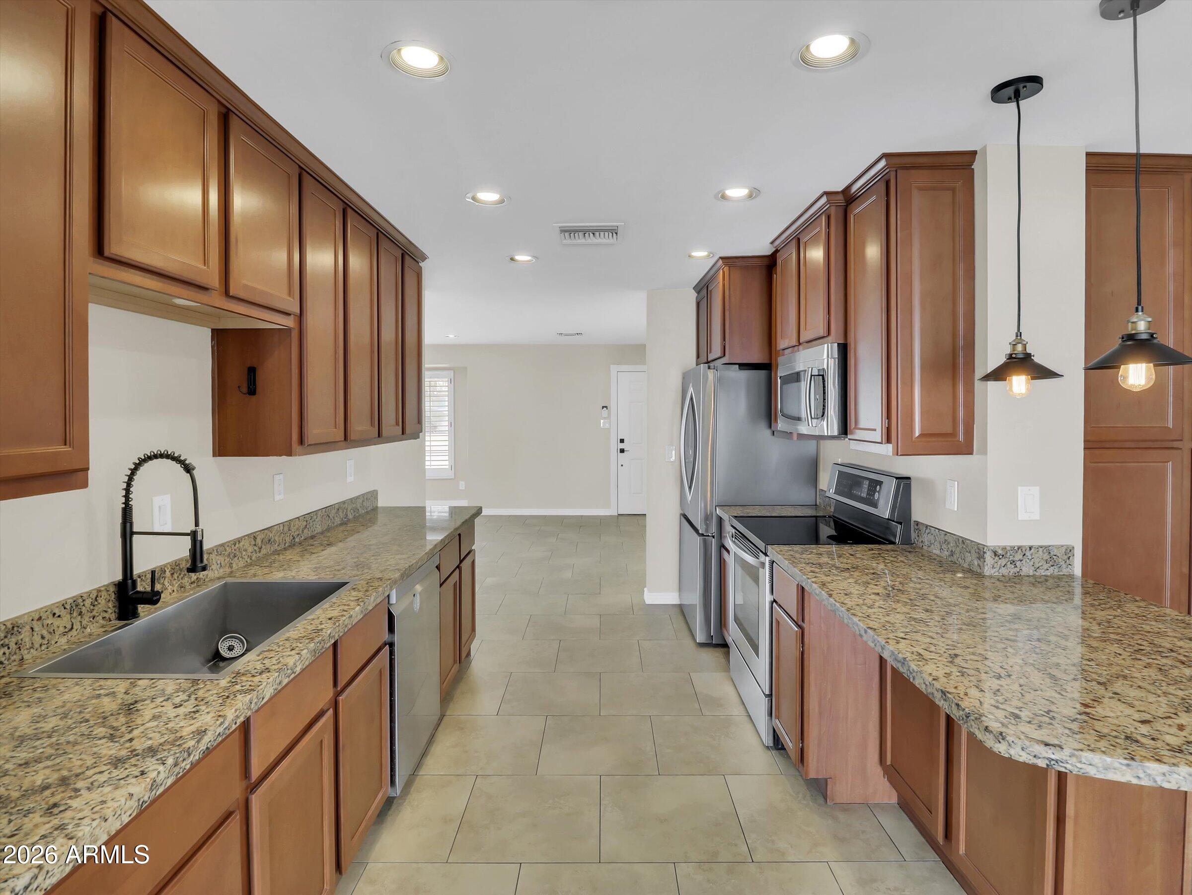 BETHANY ESTATES - Residential Lease