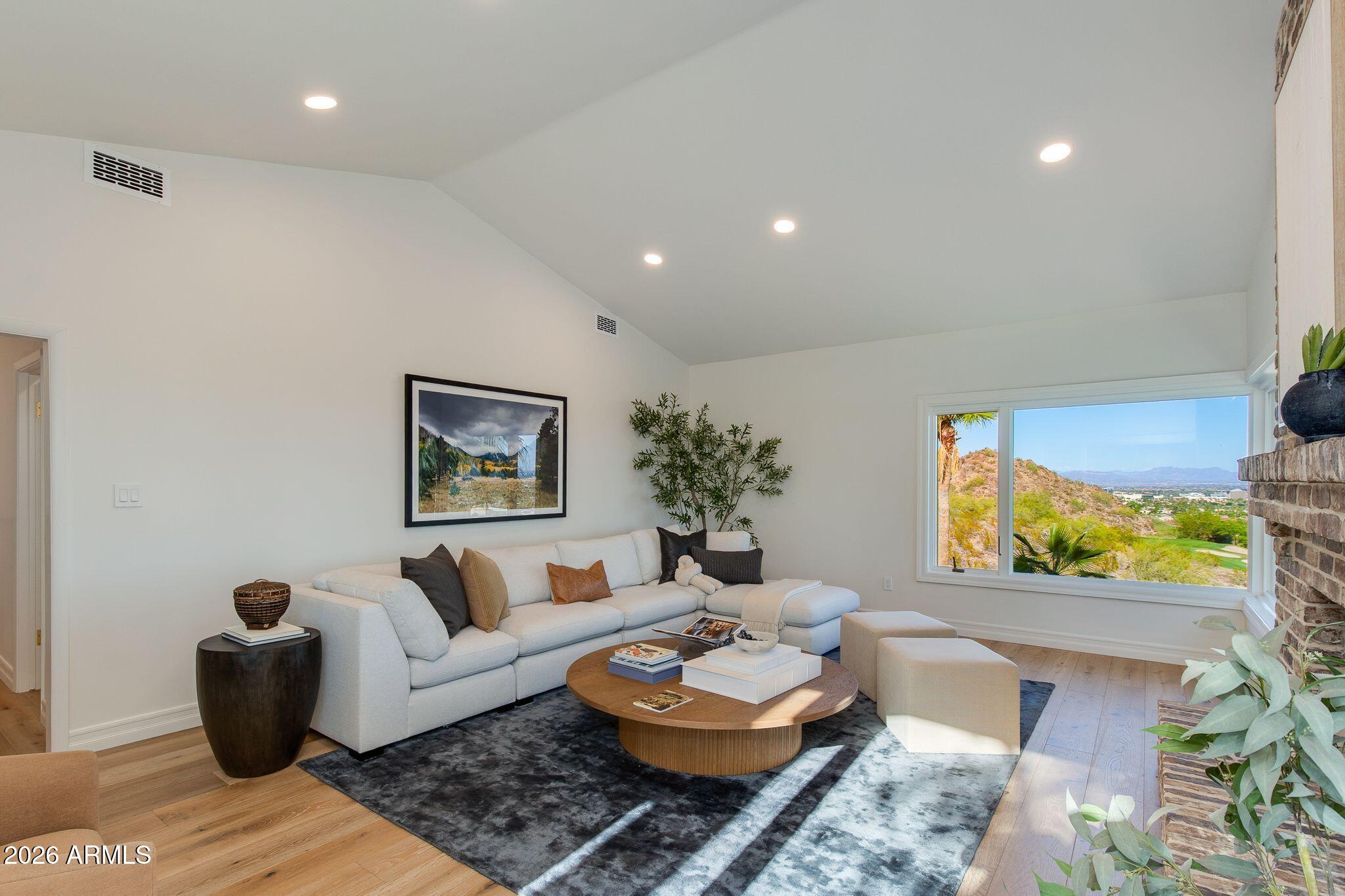 CAMELBACK VISTA ESTATES - Residential