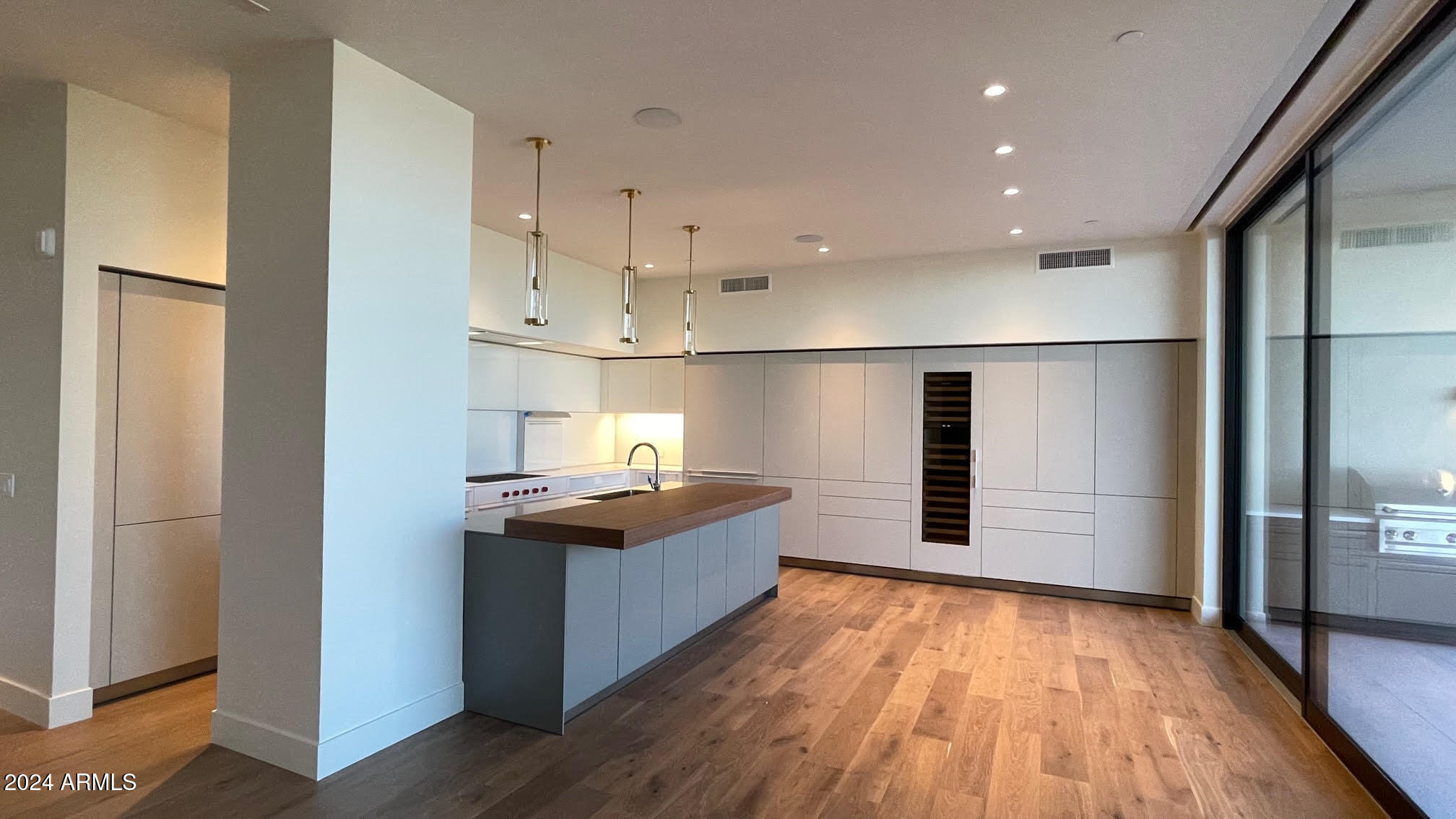 PHOENICIAN - Residential