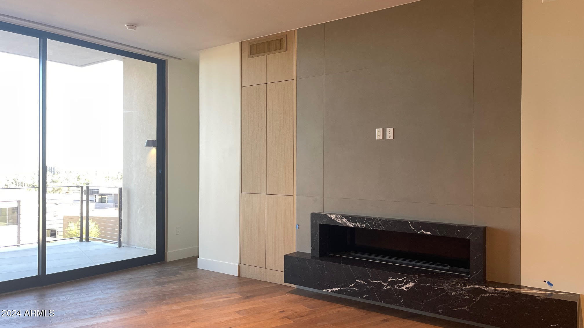 PHOENICIAN - Residential