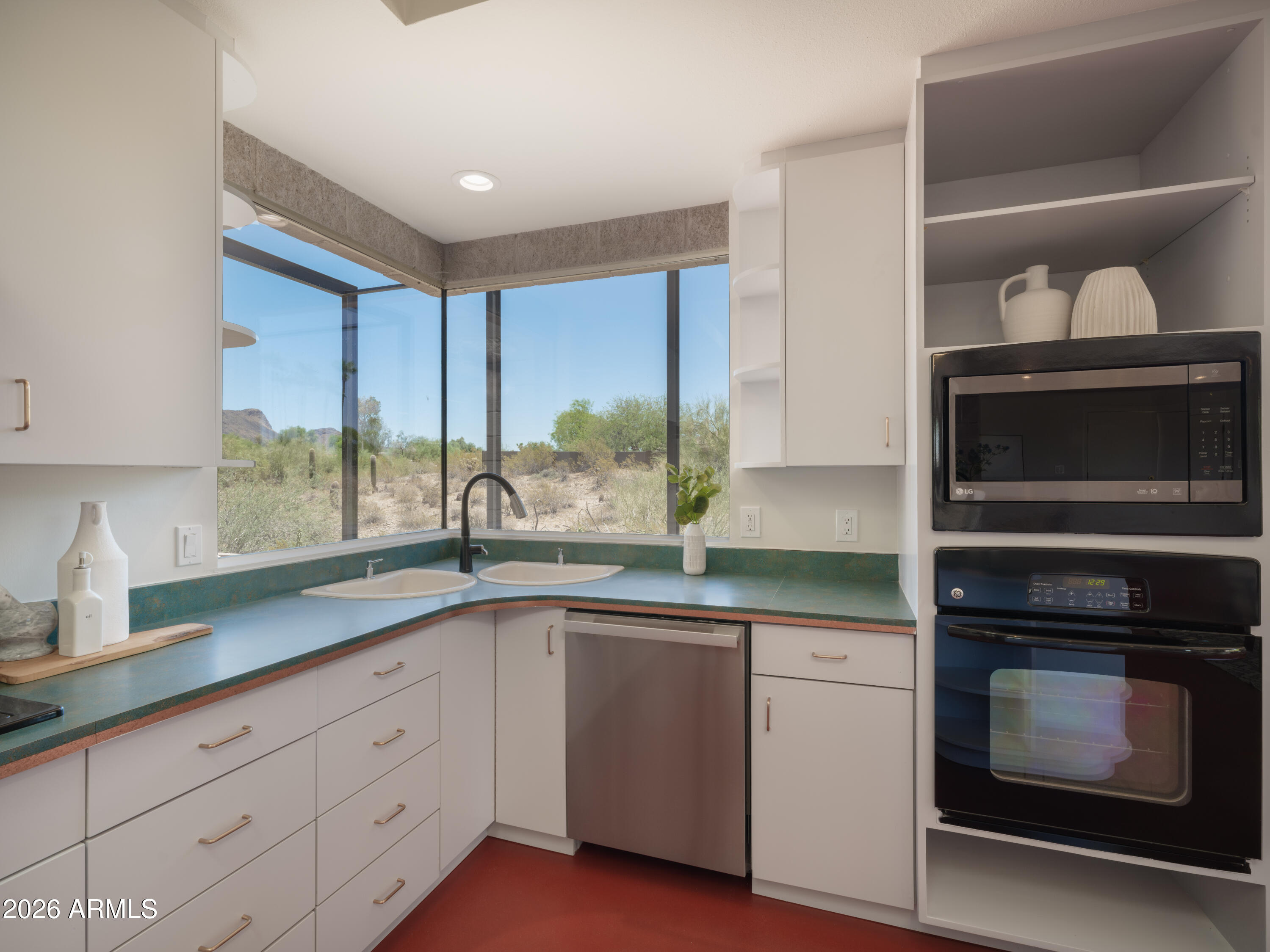 PARADISE HEIGHTS - Residential