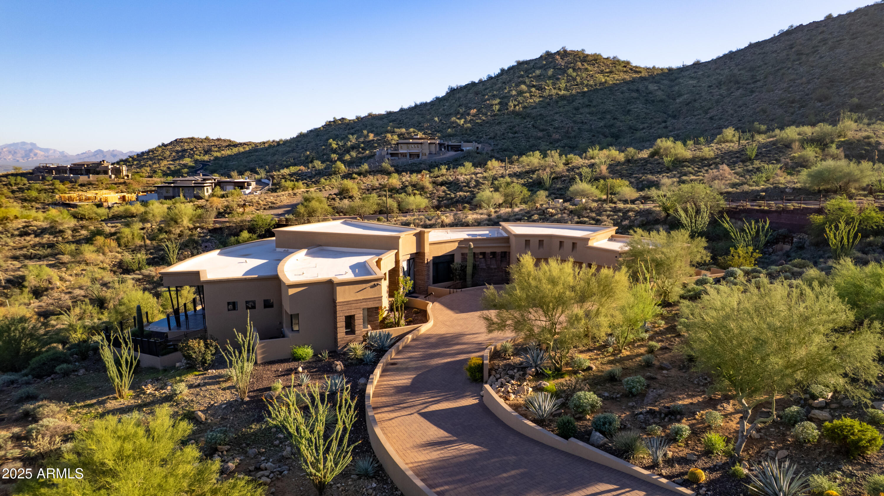 EAGLES NEST - Residential