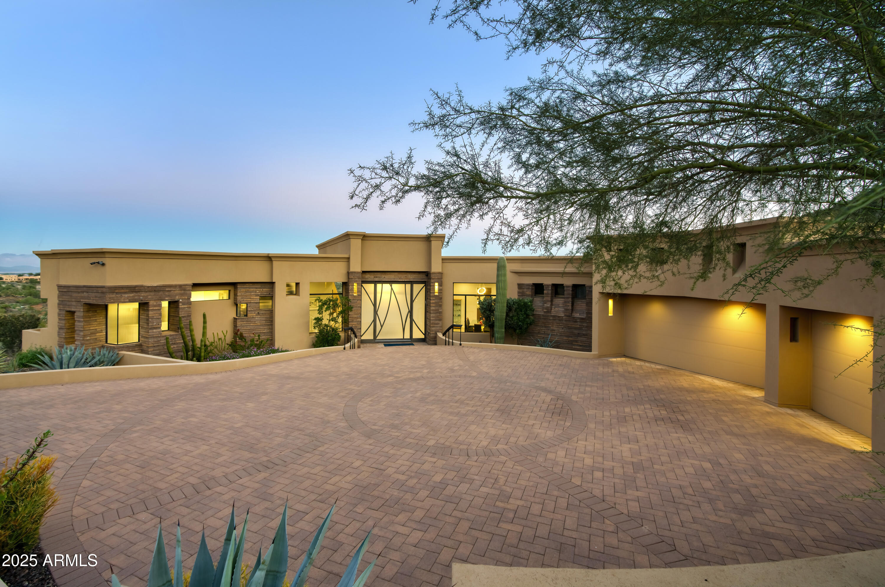 EAGLES NEST - Residential