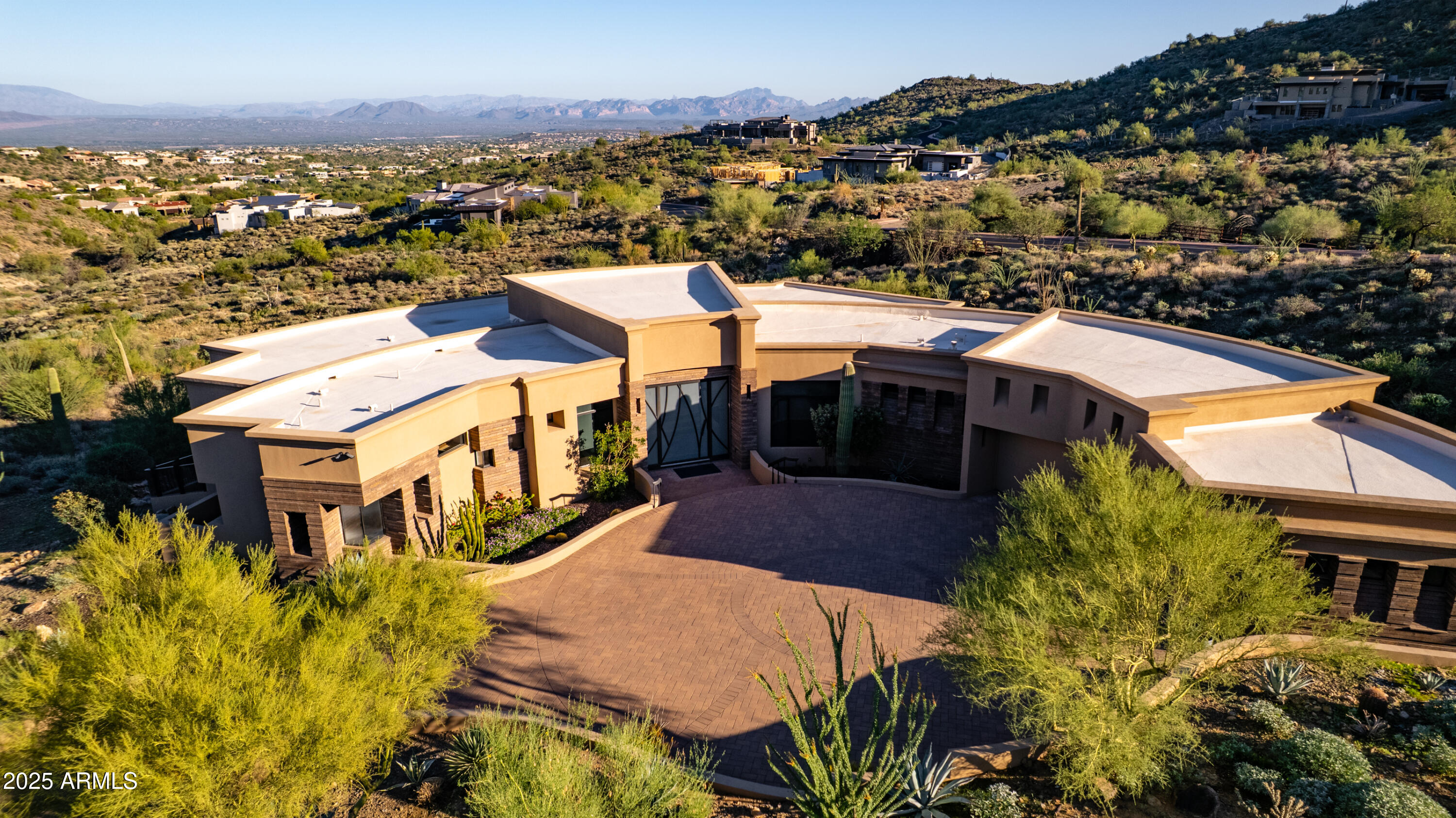 EAGLES NEST - Residential