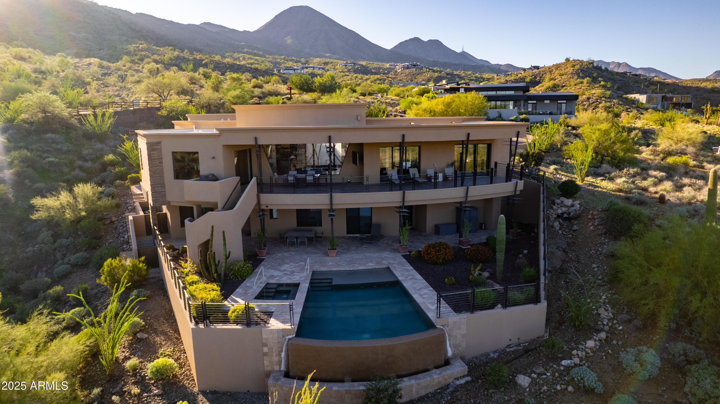 EAGLES NEST - Residential