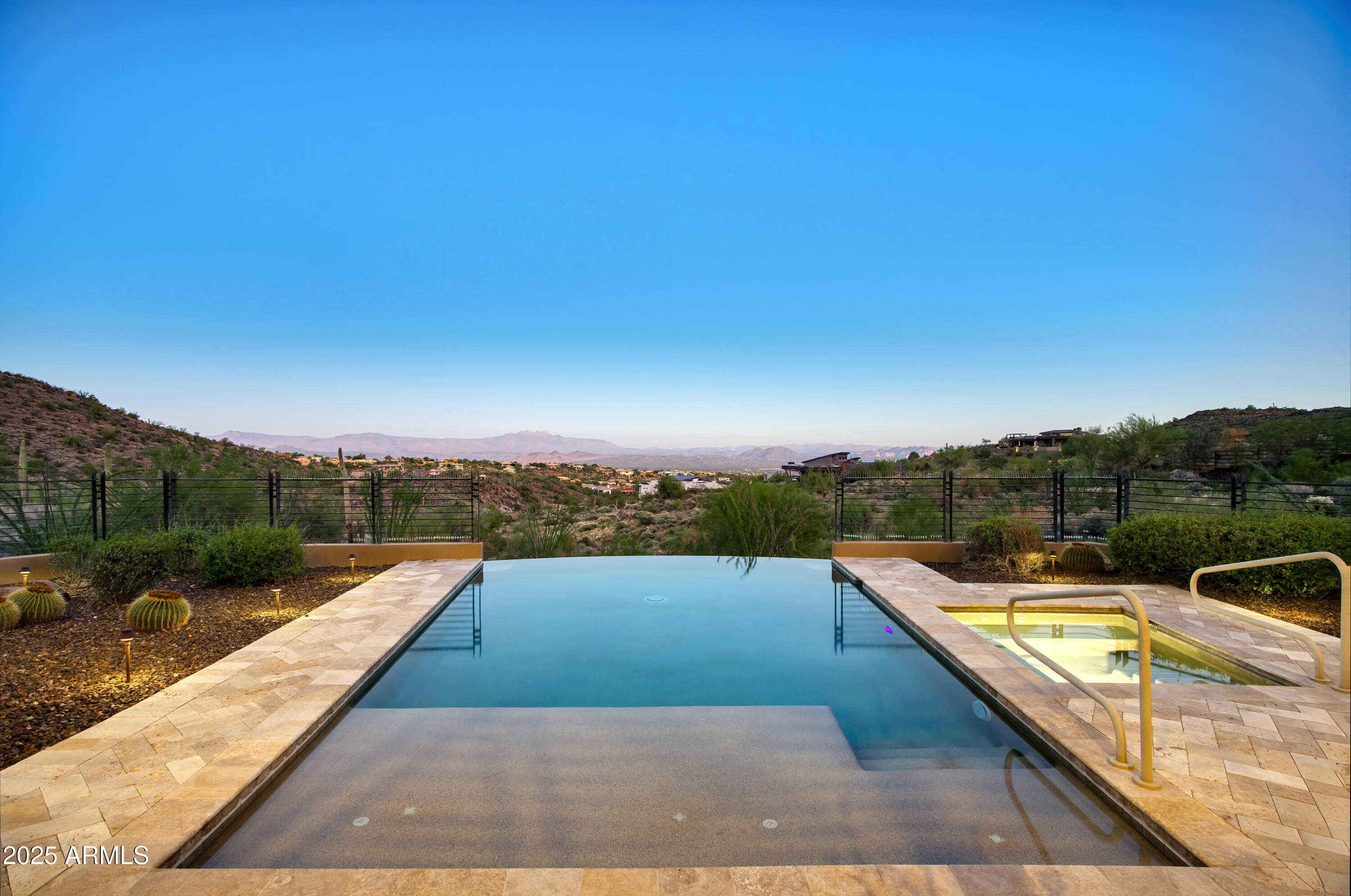 EAGLES NEST - Residential