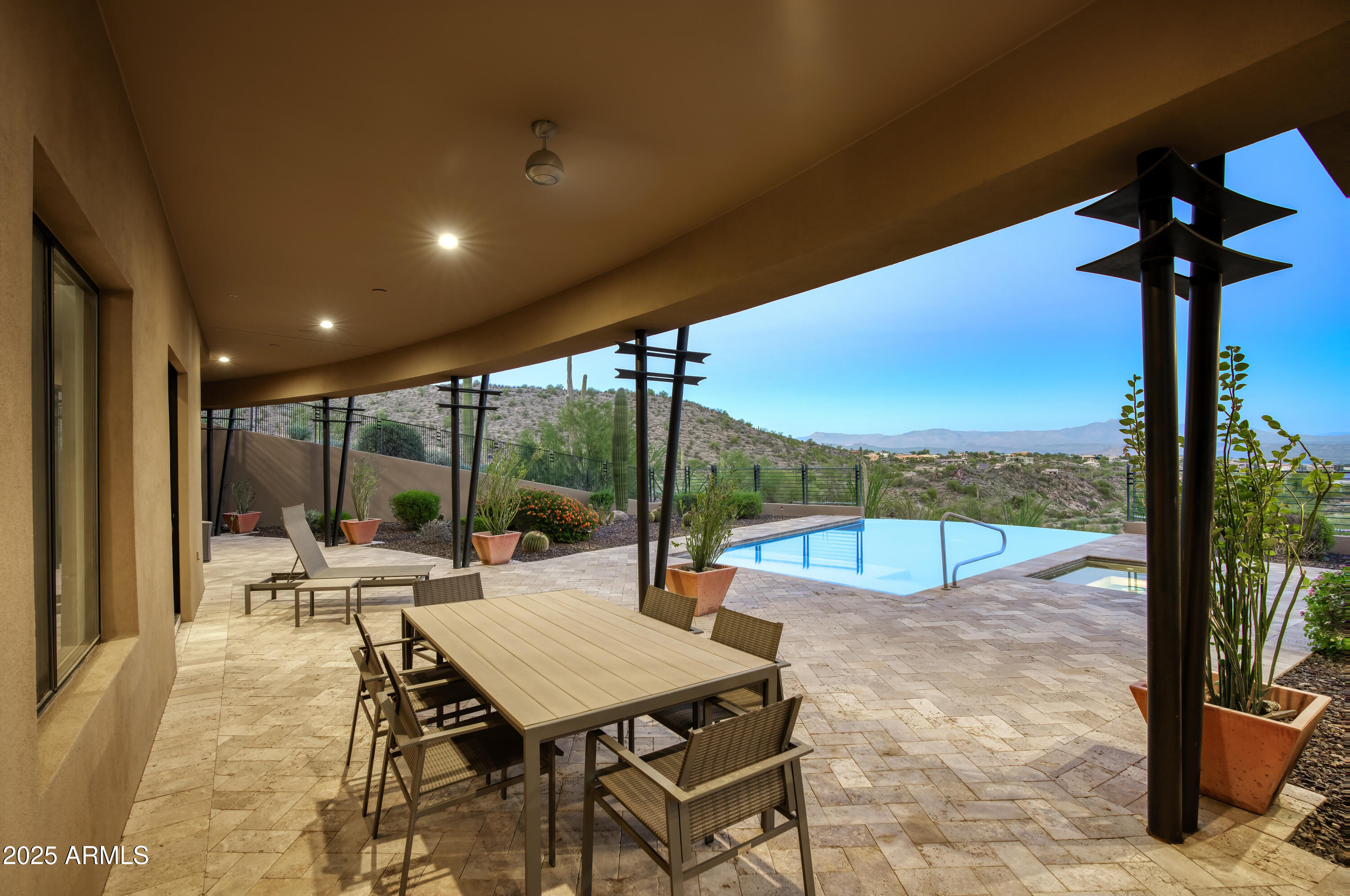 EAGLES NEST - Residential