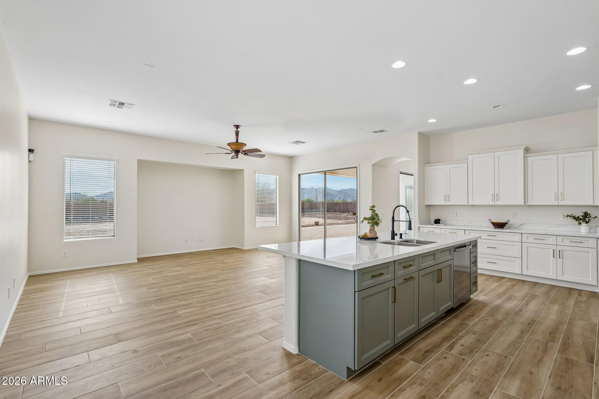 LITCHFIELD FARMS - Residential