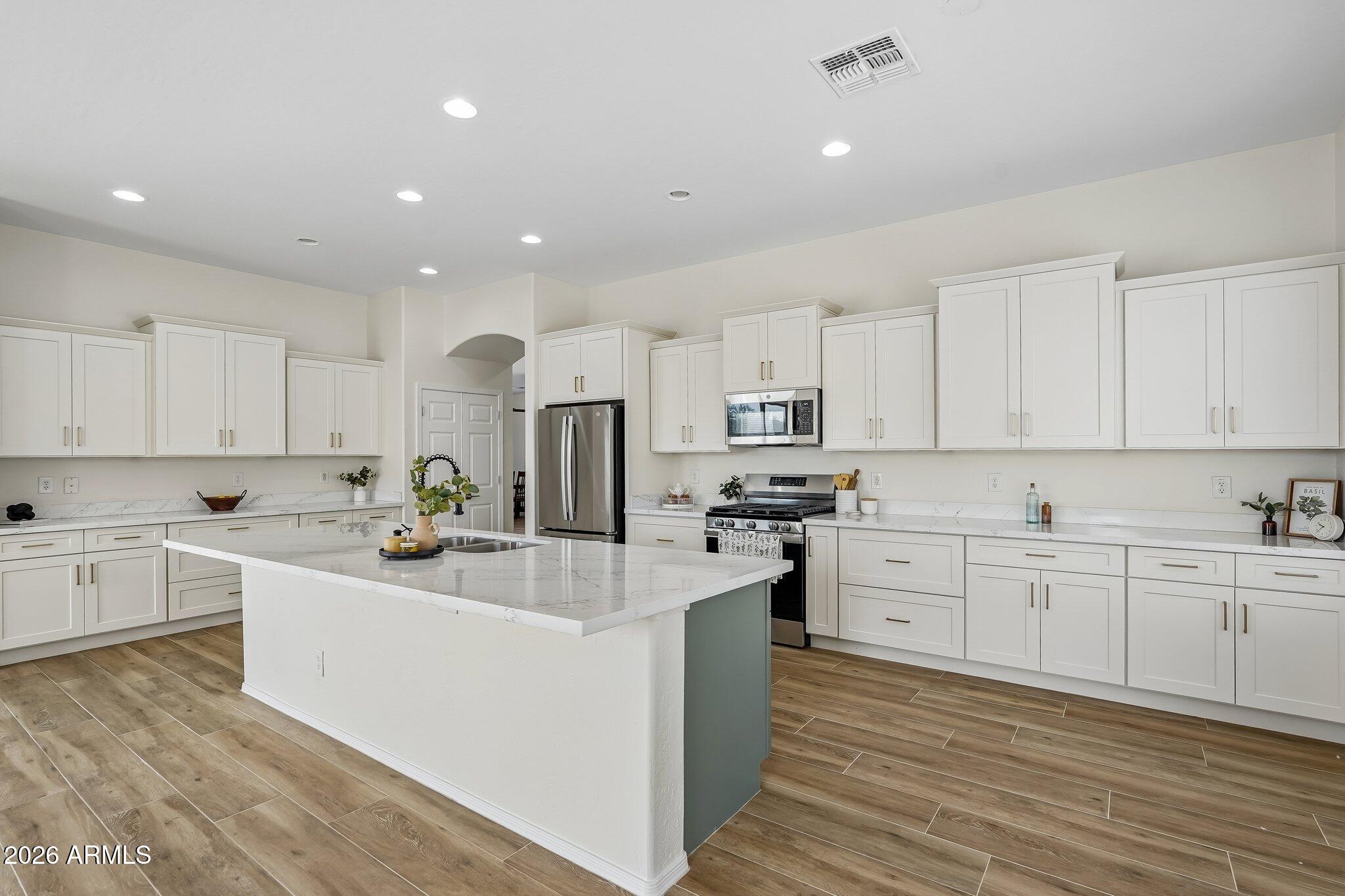 LITCHFIELD FARMS - Residential