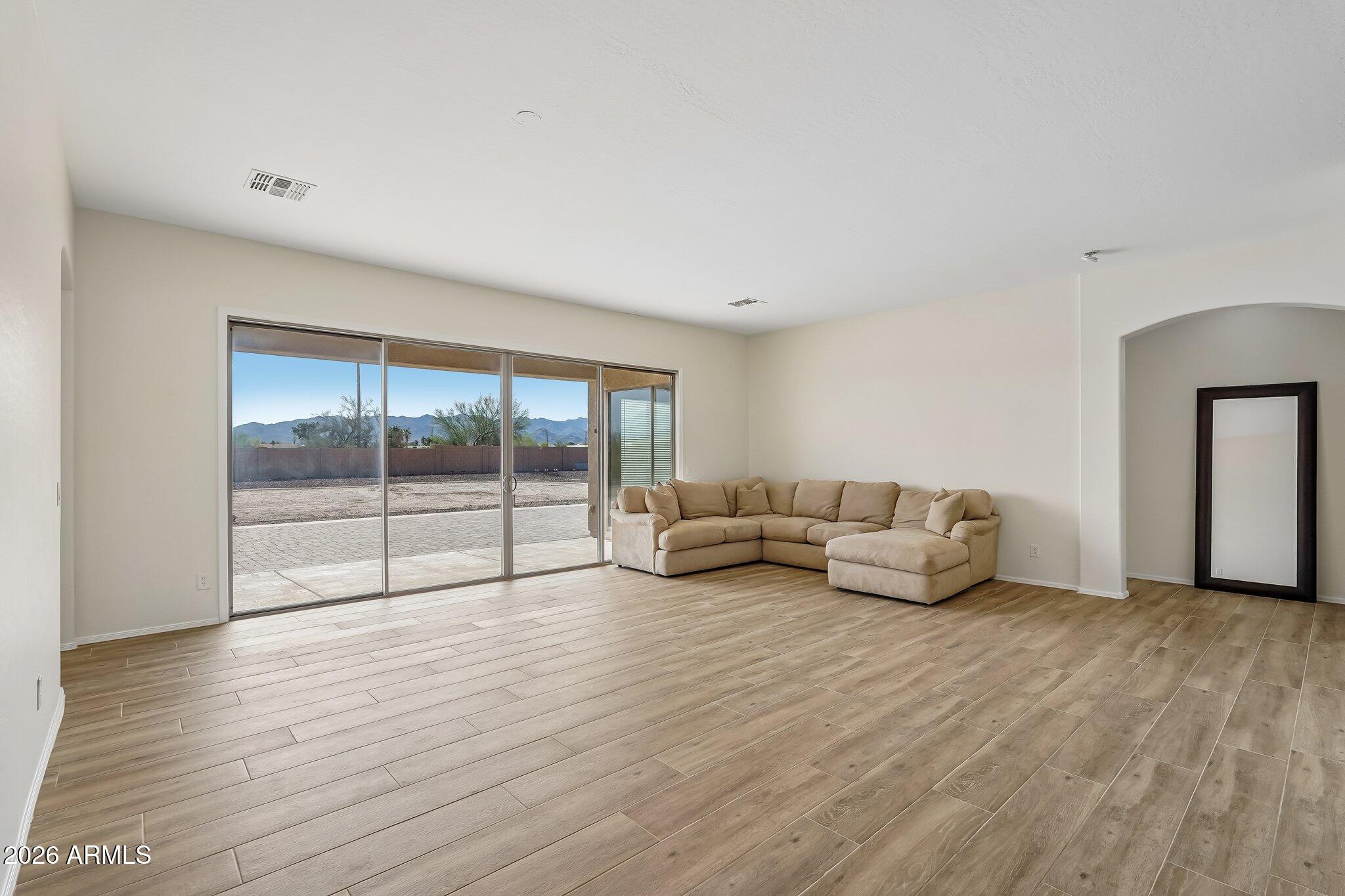 LITCHFIELD FARMS - Residential