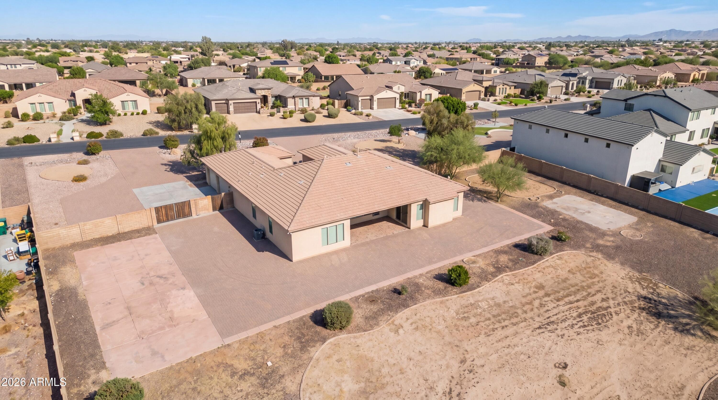 LITCHFIELD FARMS - Residential