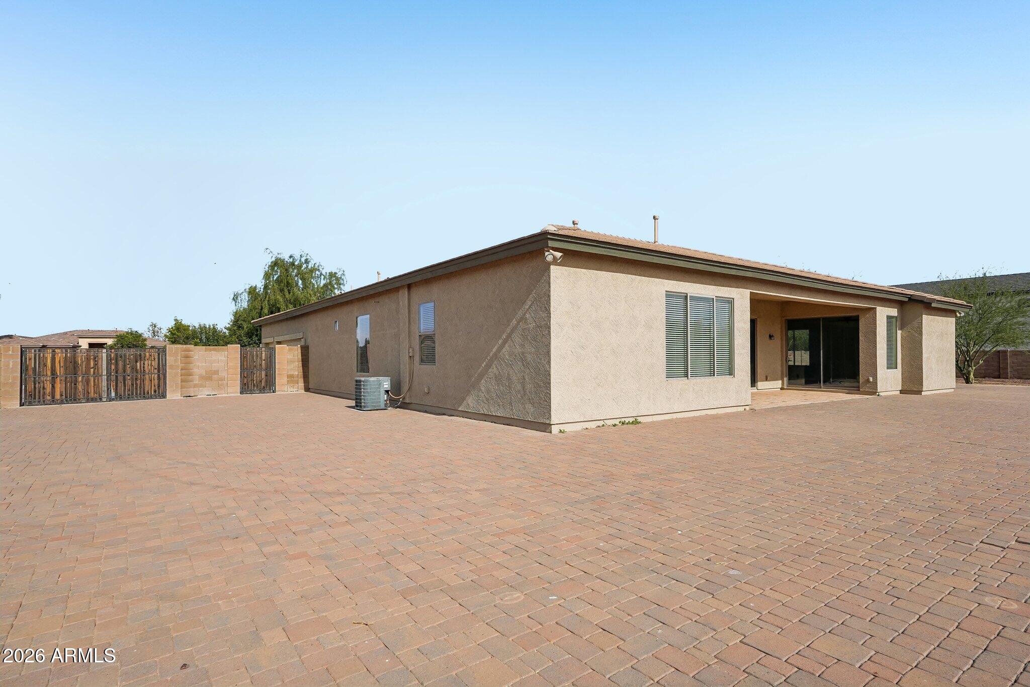 LITCHFIELD FARMS - Residential