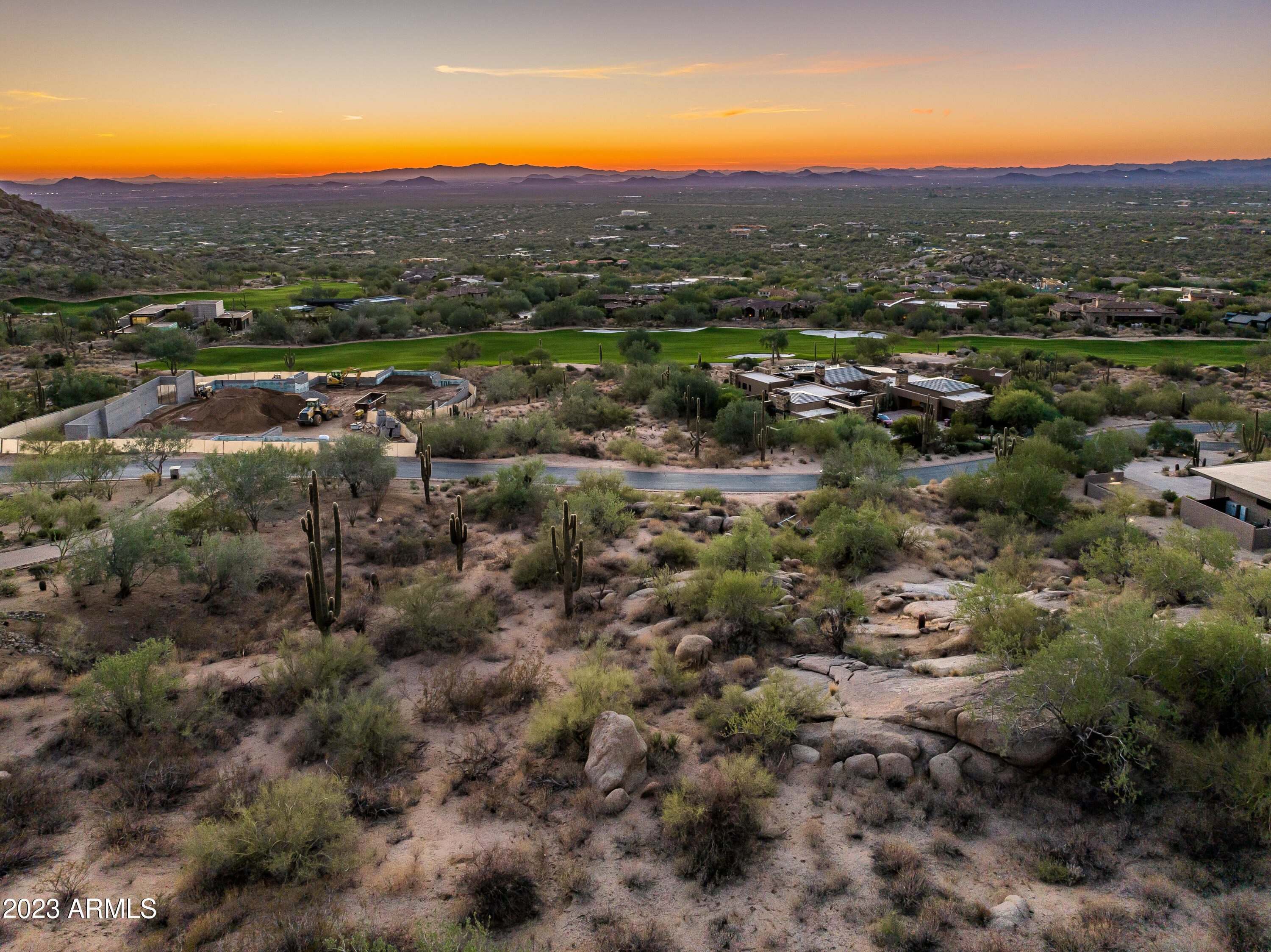 ESTANCIA - Land