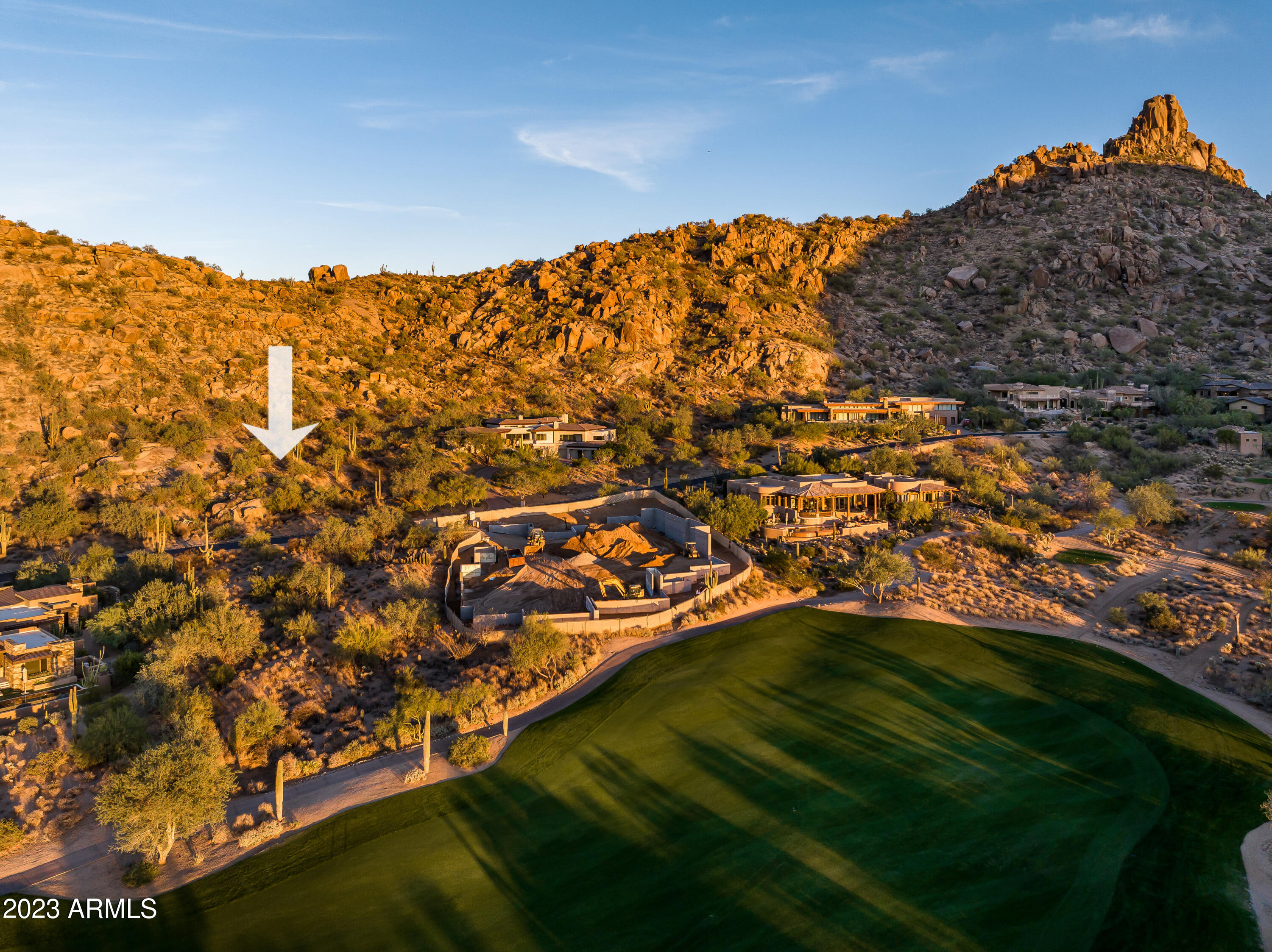 ESTANCIA - Land
