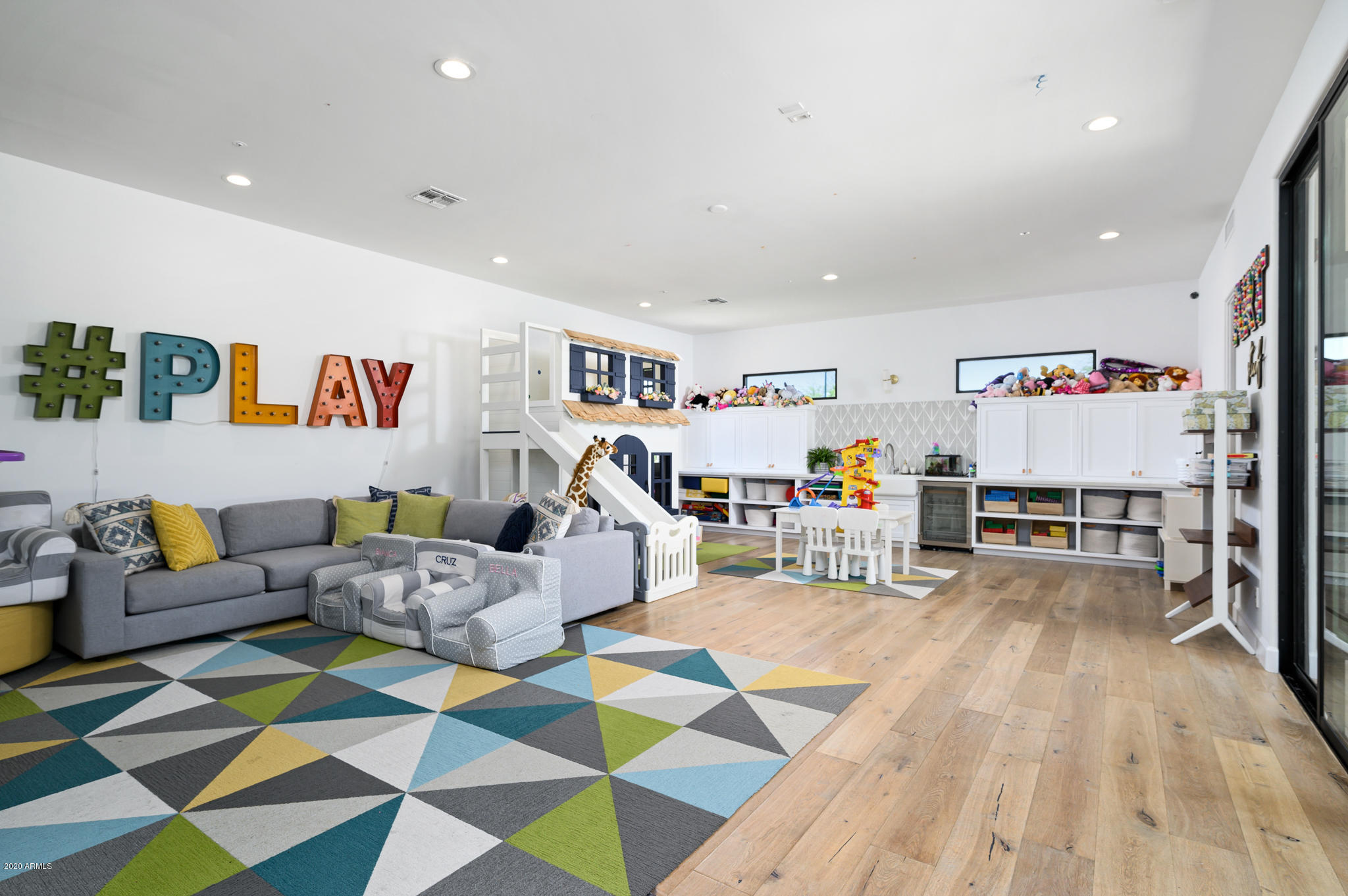 TIERRA MADRE UNIT 2 - Residential