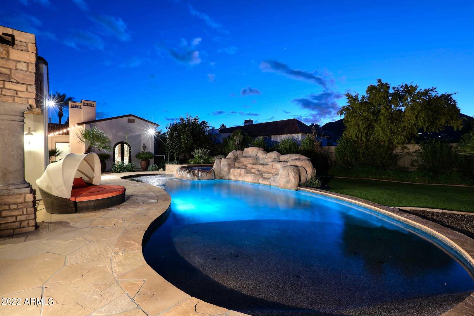 CASA BLANCA ESTATES LOT 20-37 & TR A - Residential