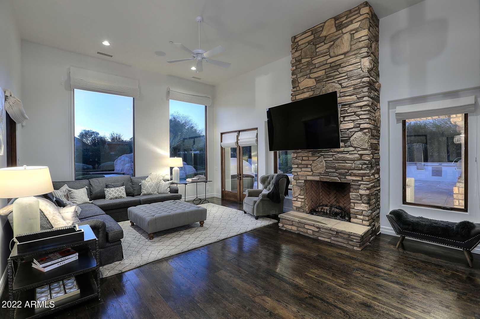 CASA BLANCA ESTATES LOT 20-37 & TR A - Residential