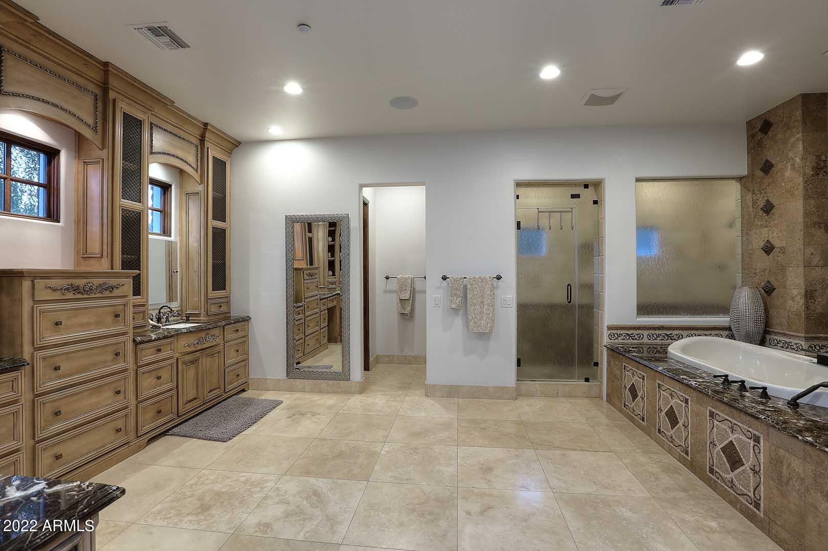 CASA BLANCA ESTATES LOT 20-37 & TR A - Residential