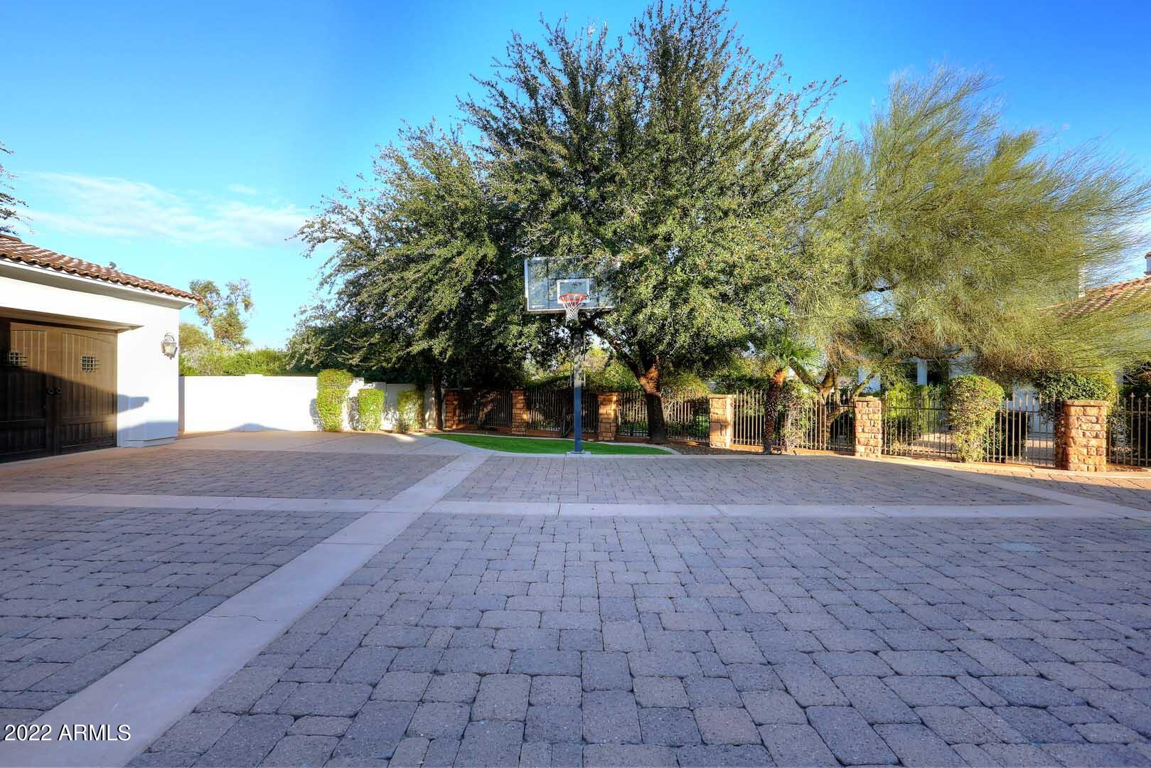 CASA BLANCA ESTATES LOT 20-37 & TR A - Residential