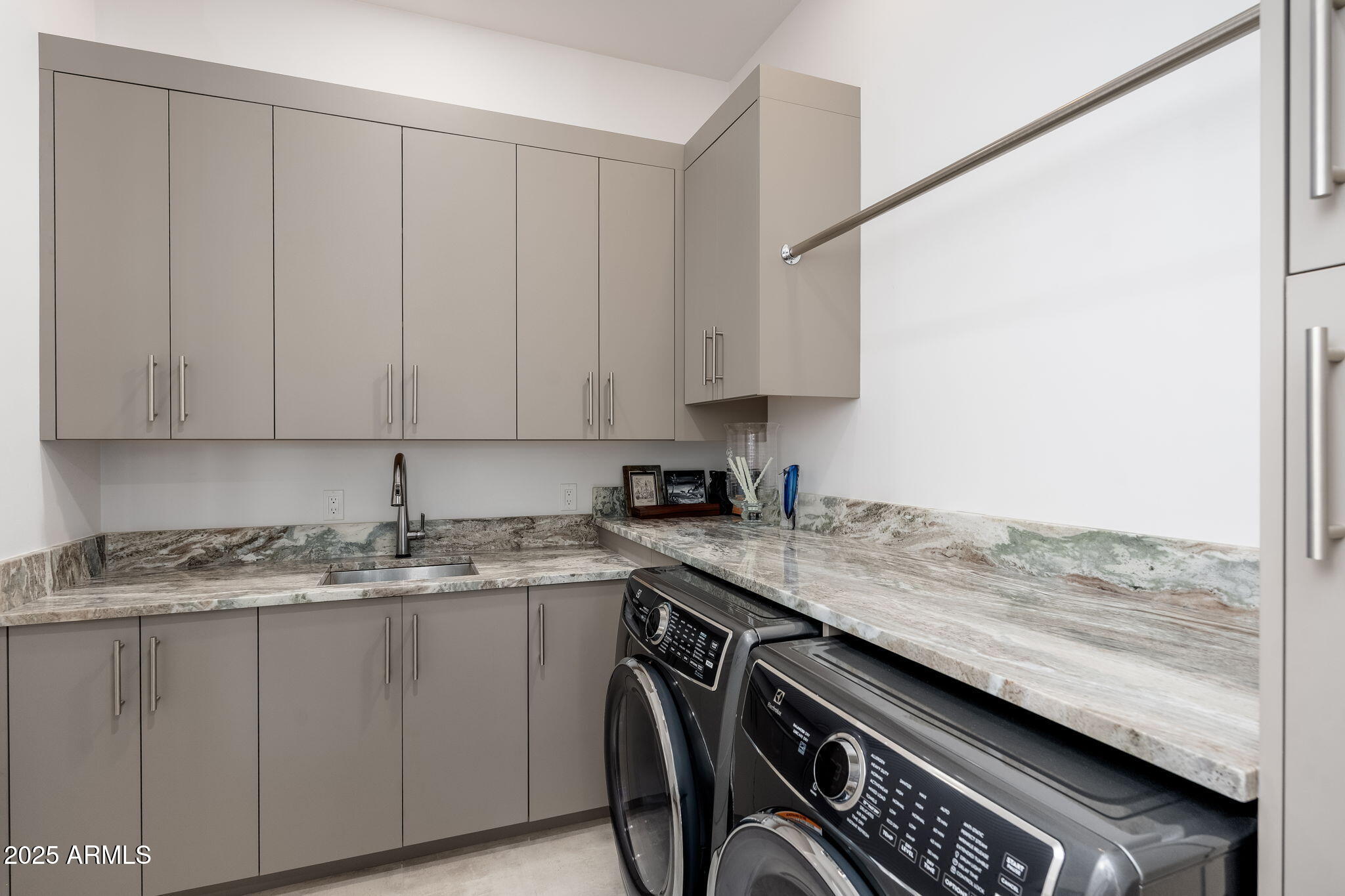 EAGLES GLEN - Residential