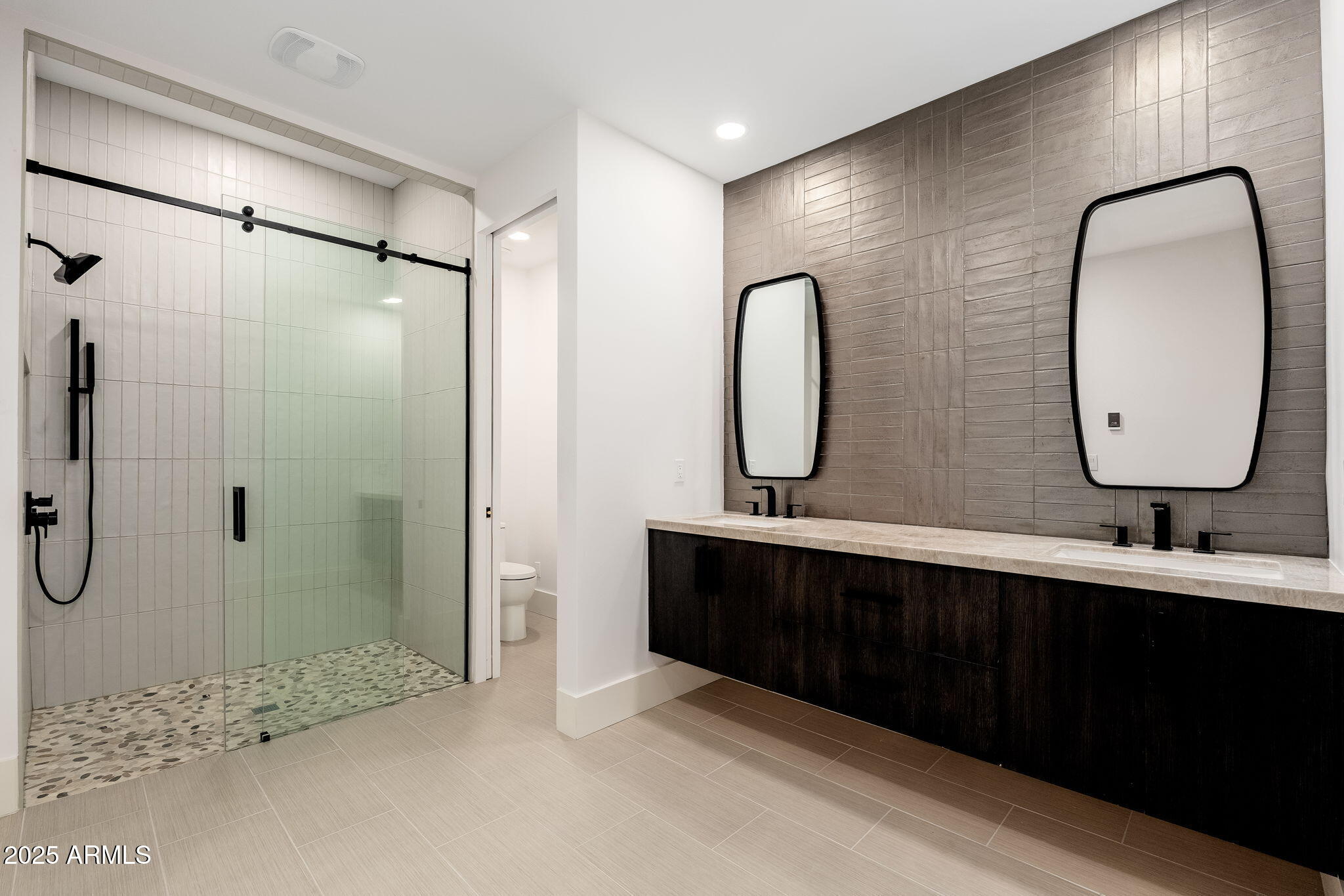 EAGLES GLEN - Residential