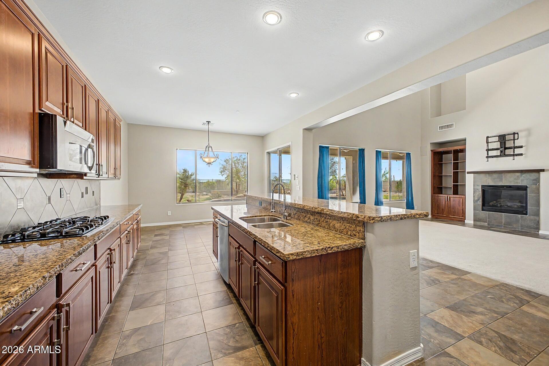 ANTHEM UNIT 81B - Residential