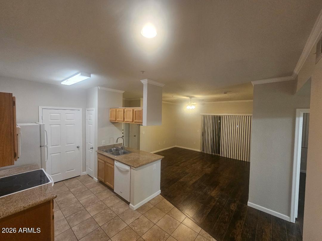 RED ROX CONDOMINIUM - Residential Lease