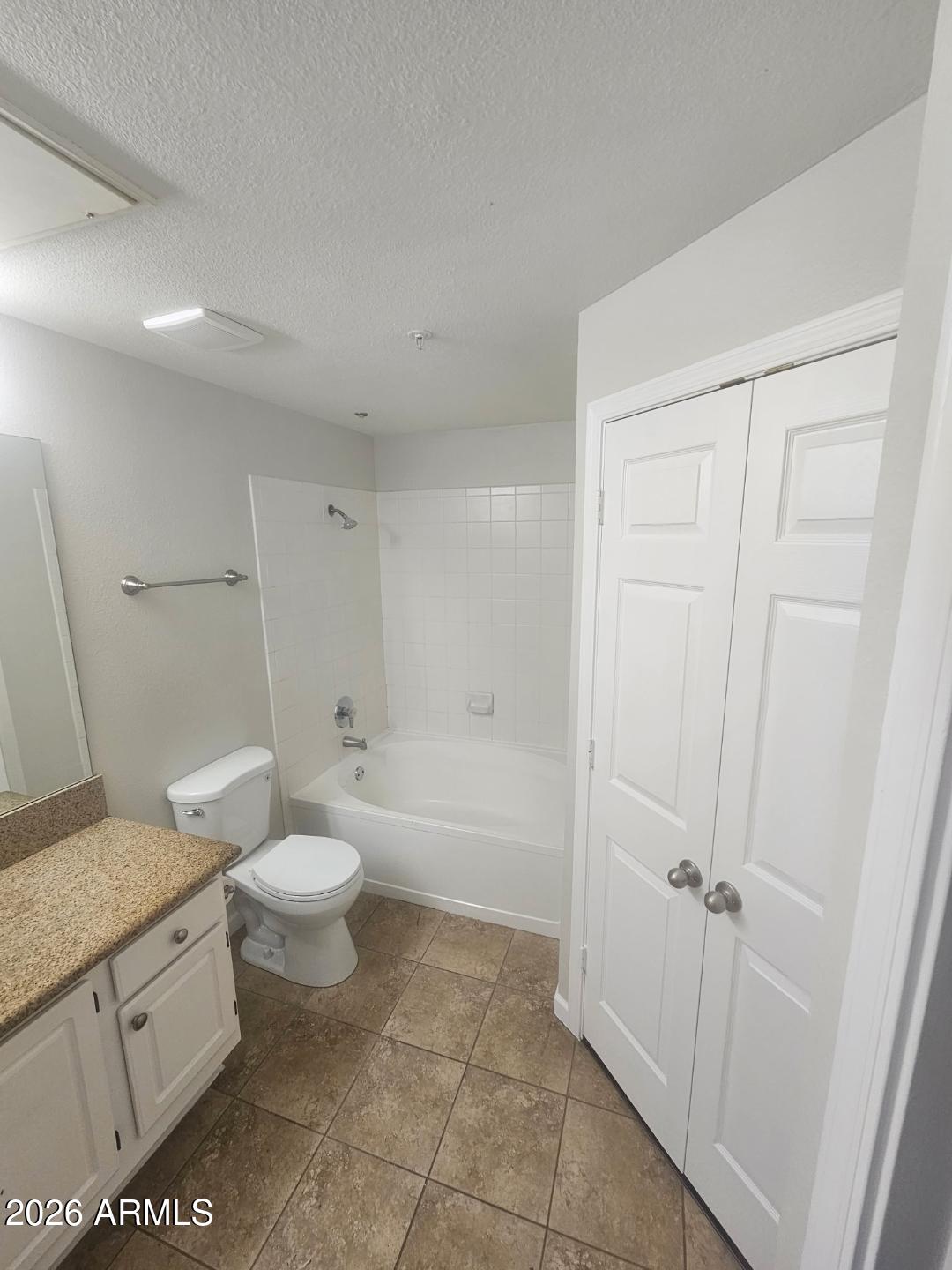 RED ROX CONDOMINIUM - Residential Lease