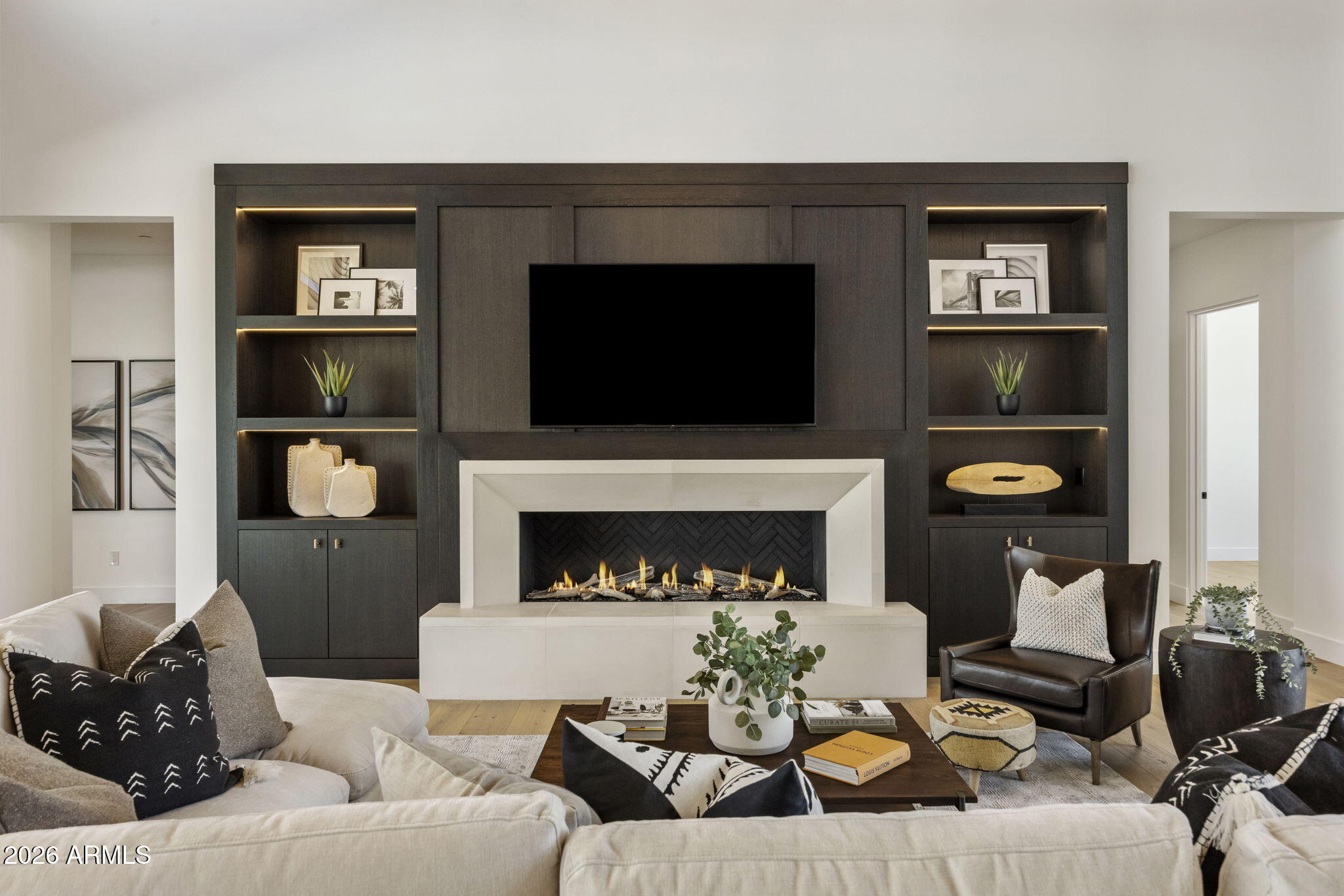 WHISPER ROCK UNIT 1 - Residential