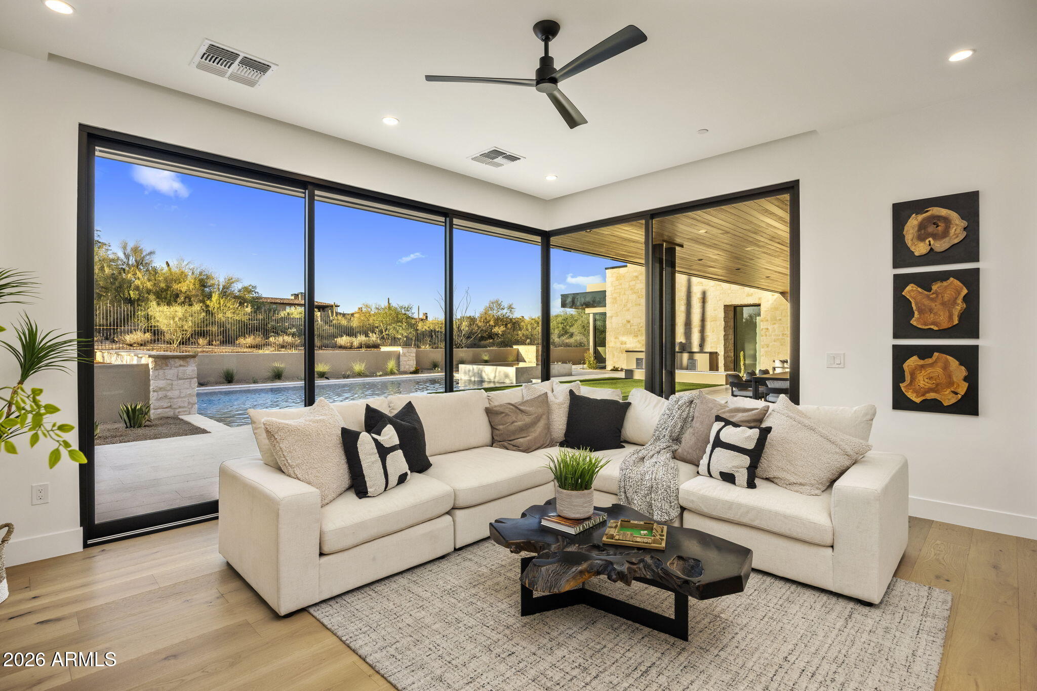 WHISPER ROCK UNIT 1 - Residential