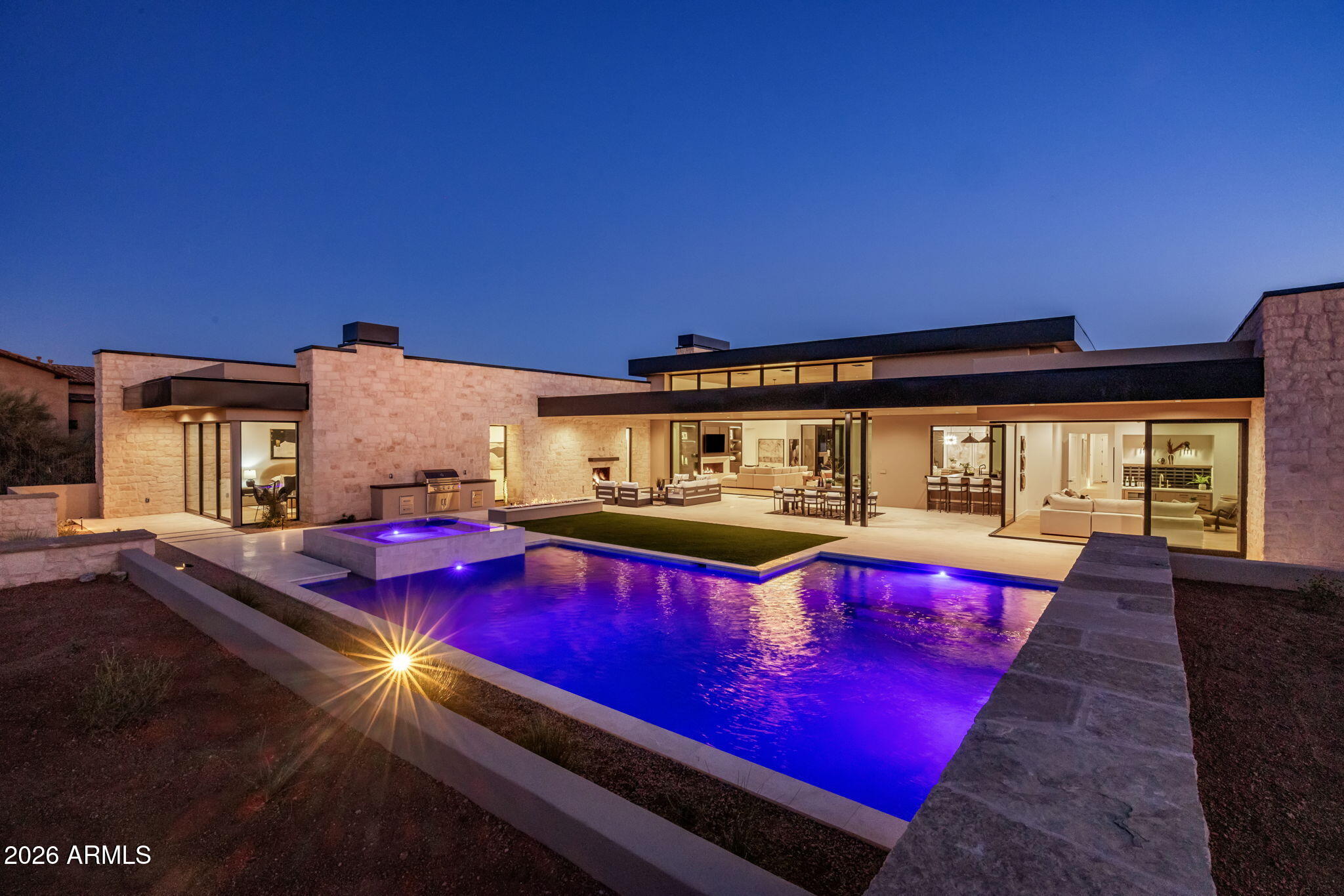 WHISPER ROCK UNIT 1 - Residential