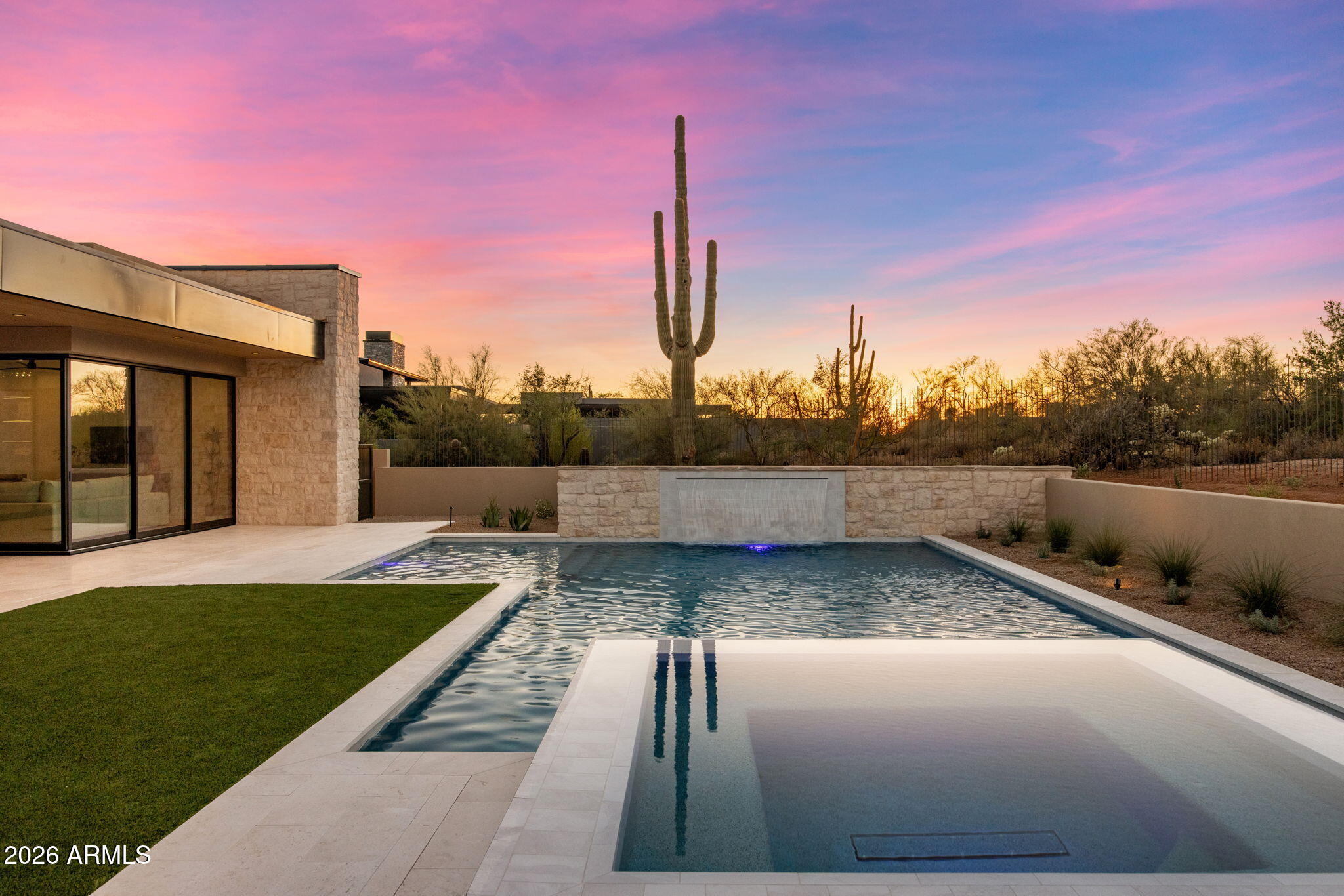 WHISPER ROCK UNIT 1 - Residential
