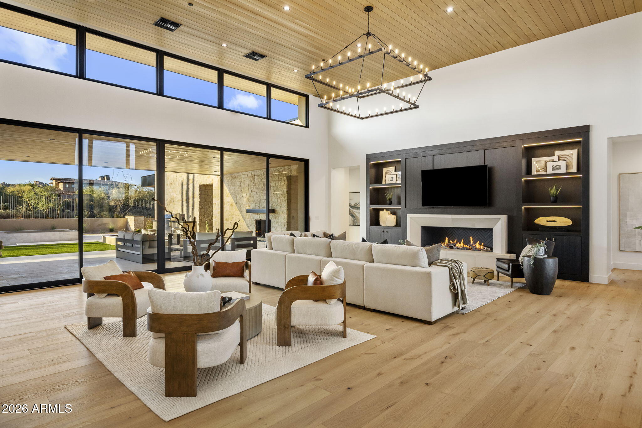 WHISPER ROCK UNIT 1 - Residential