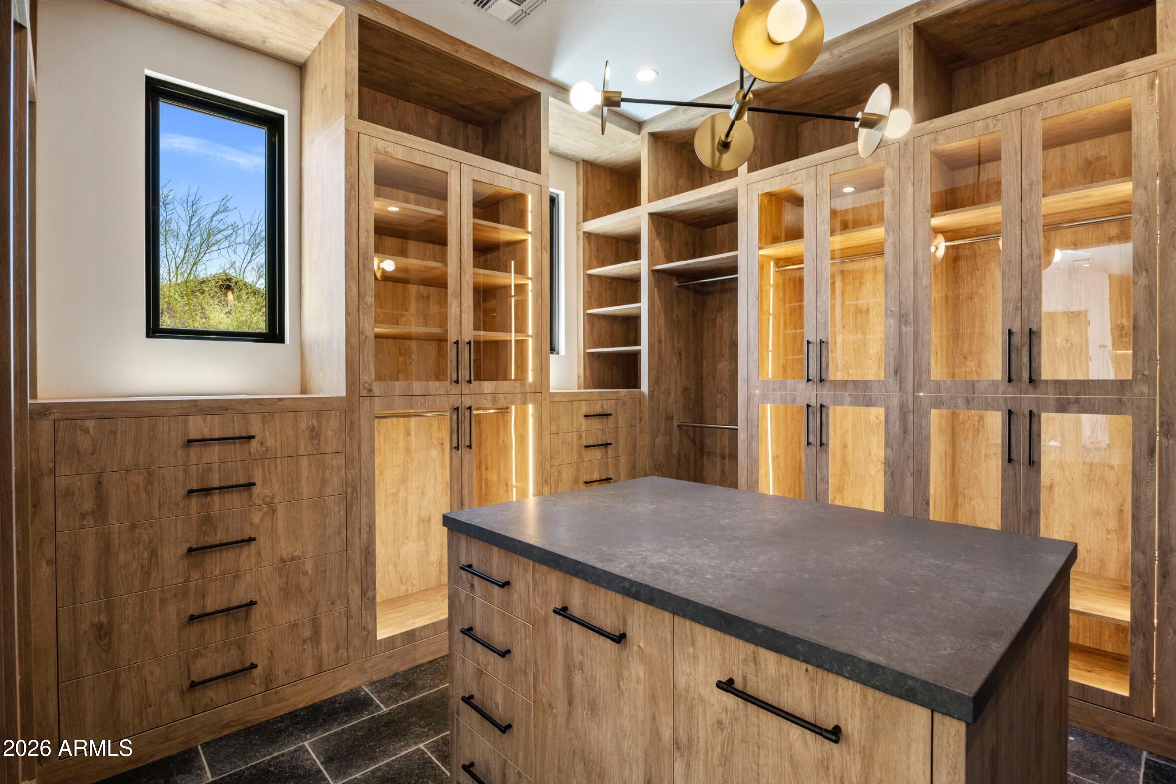 WHISPER ROCK UNIT 1 - Residential