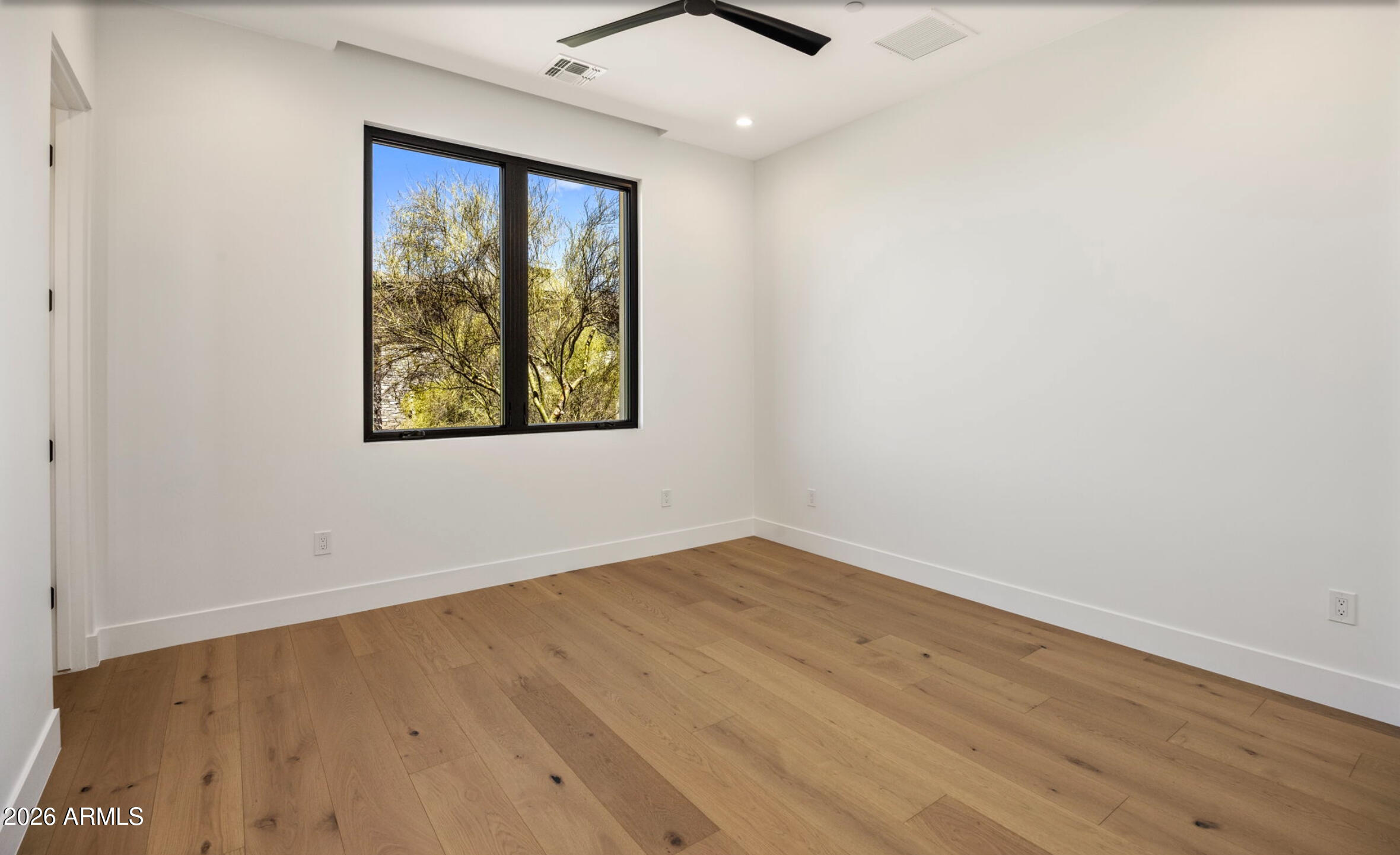 WHISPER ROCK UNIT 1 - Residential