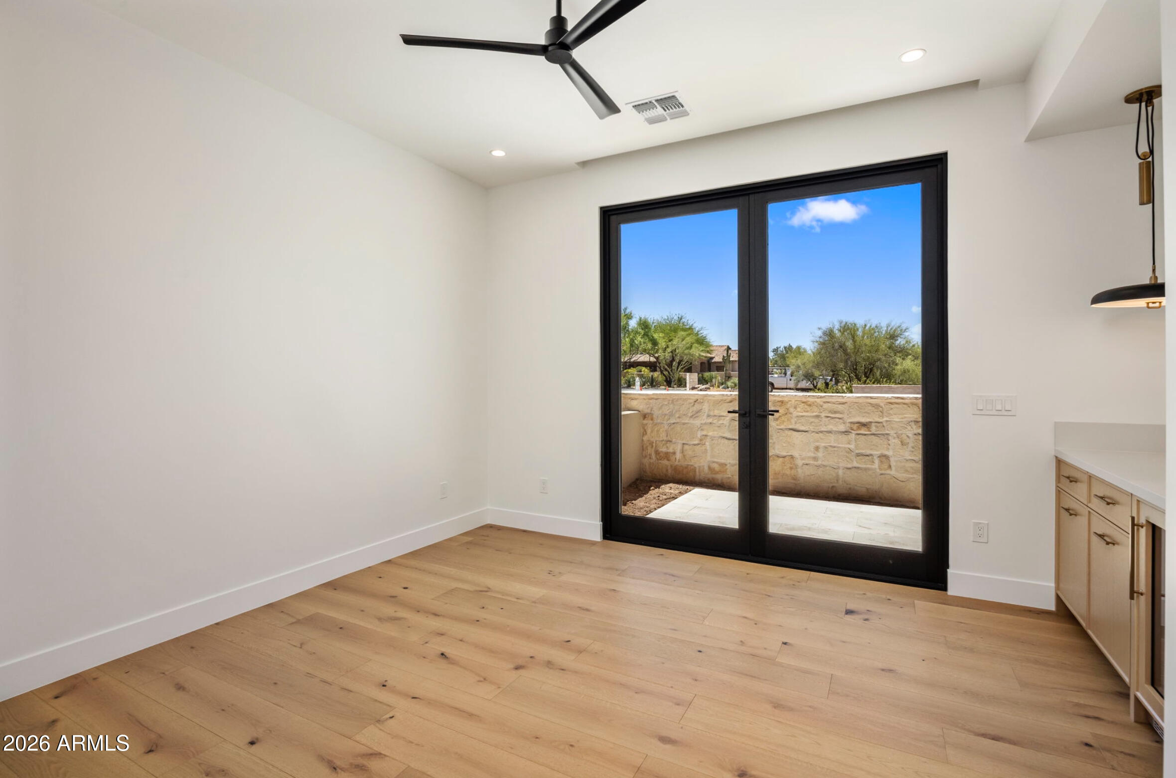 WHISPER ROCK UNIT 1 - Residential