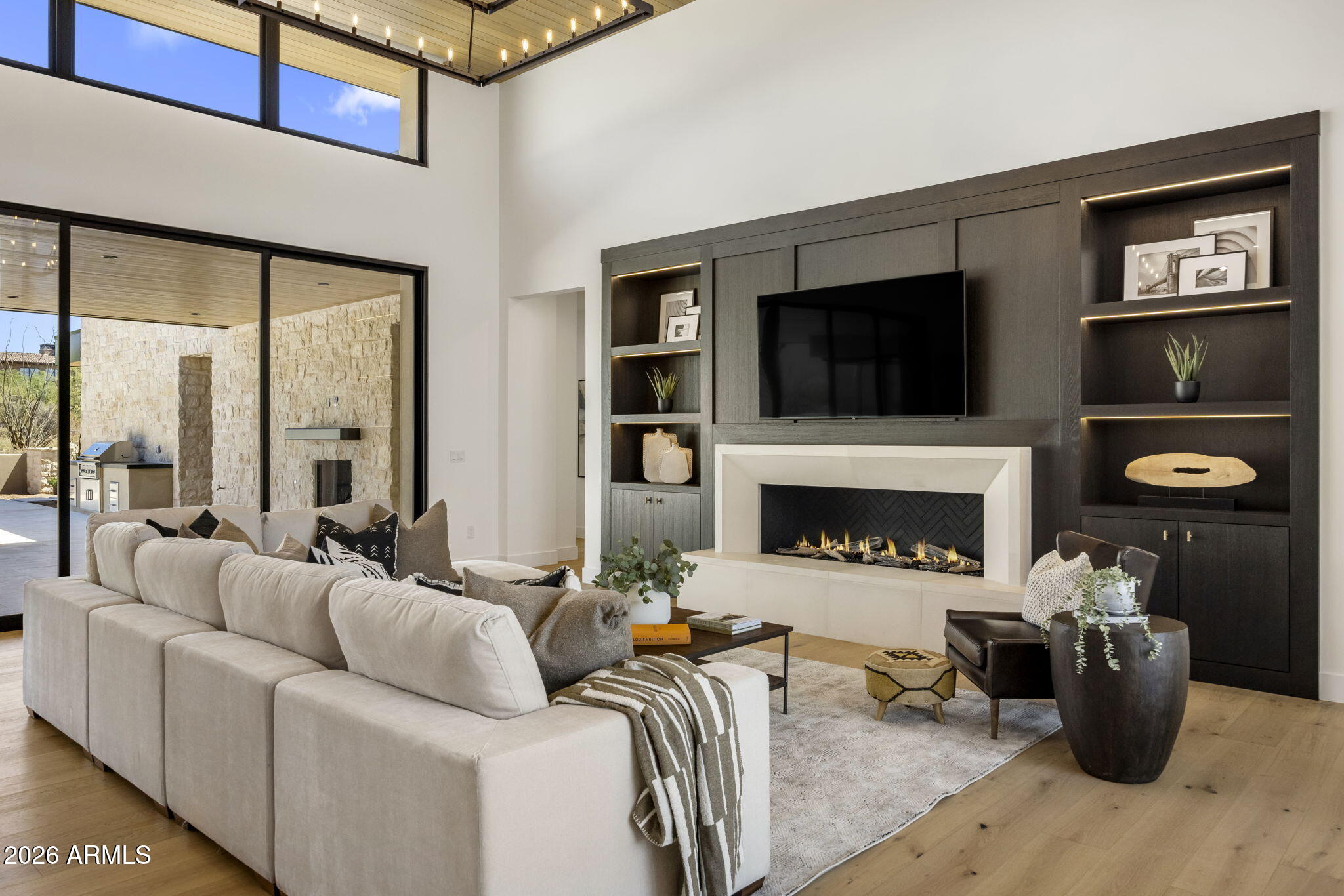 WHISPER ROCK UNIT 1 - Residential